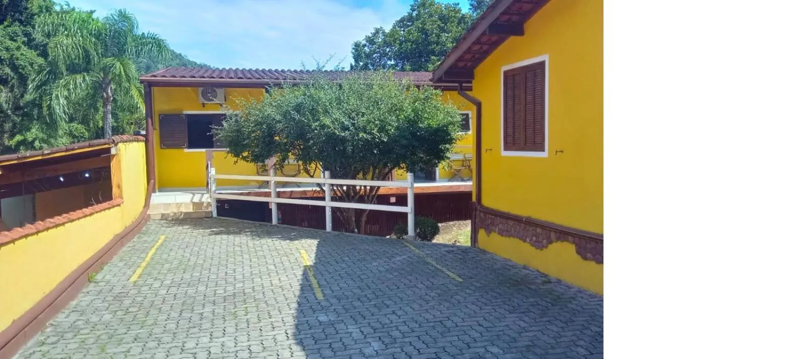 Parking in Chalés Azuleto - Ilhabela