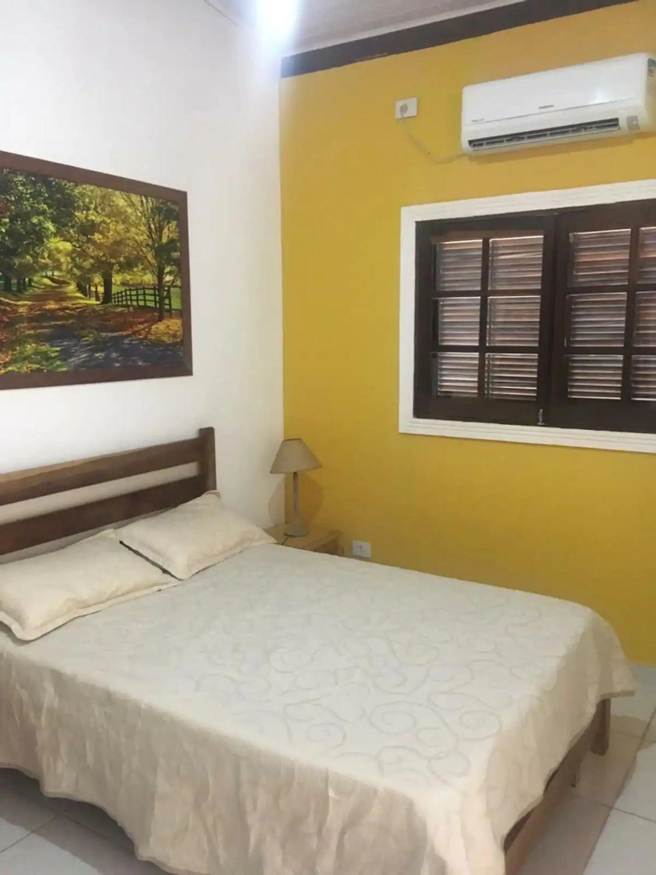 Photo of the whole room, Bed in Chalés Azuleto - Ilhabela