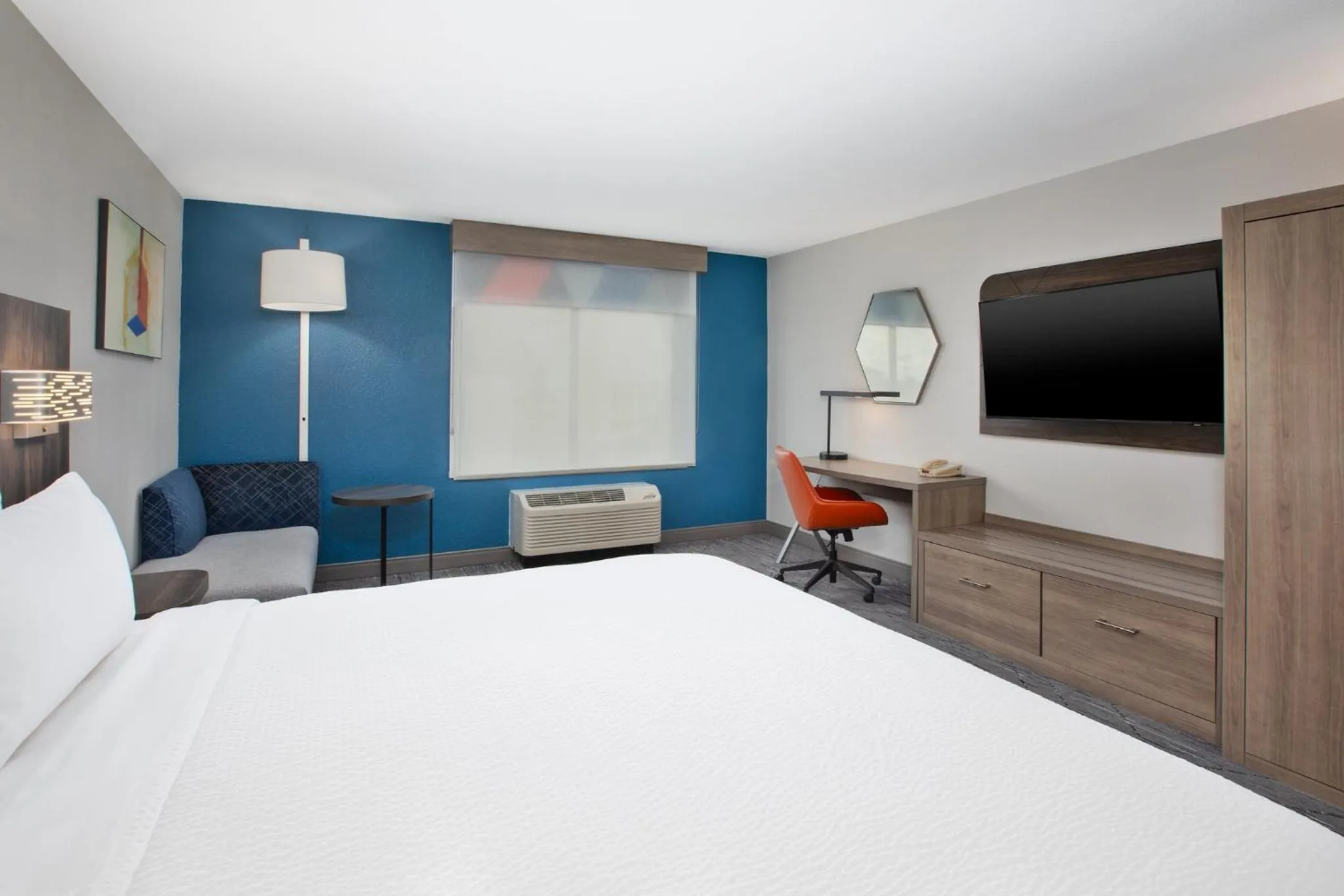 Photo of the whole room in Holiday Inn Express & Suites Buffalo by IHG