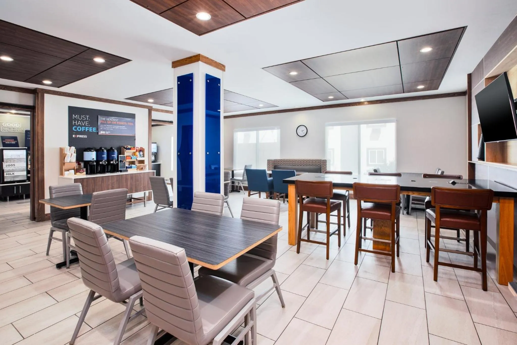 Breakfast in Holiday Inn Express & Suites Buffalo by IHG