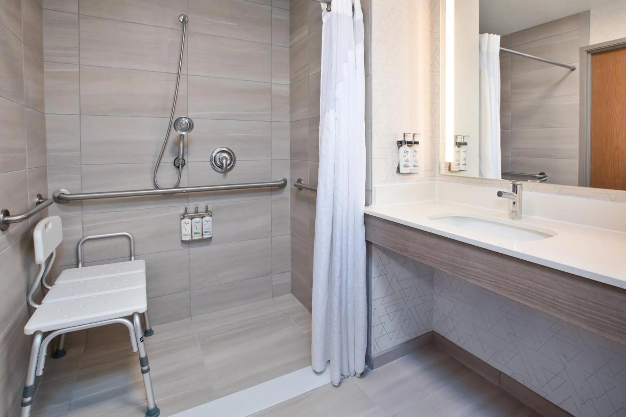 Photo of the whole room in Holiday Inn Express & Suites Buffalo by IHG