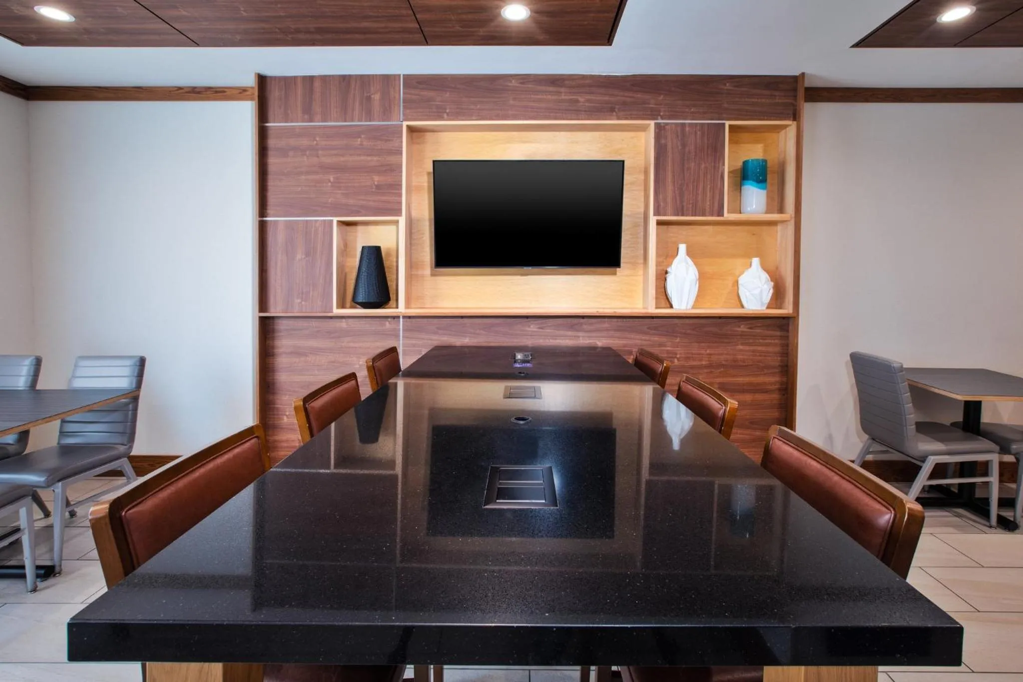 Breakfast in Holiday Inn Express & Suites Buffalo by IHG