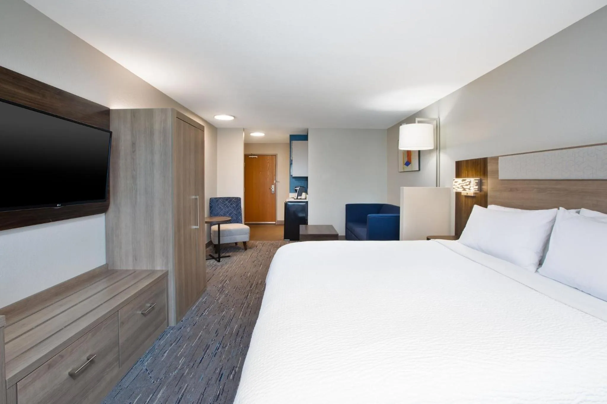 Photo of the whole room in Holiday Inn Express & Suites Buffalo by IHG