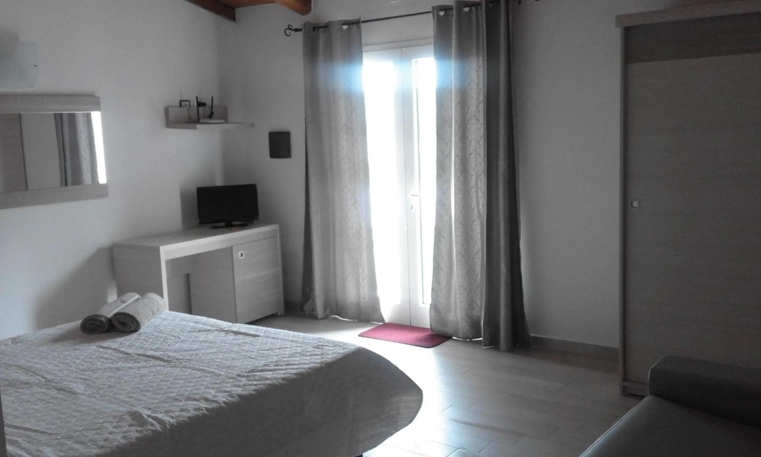 Property building, Bed in Sole&Sale