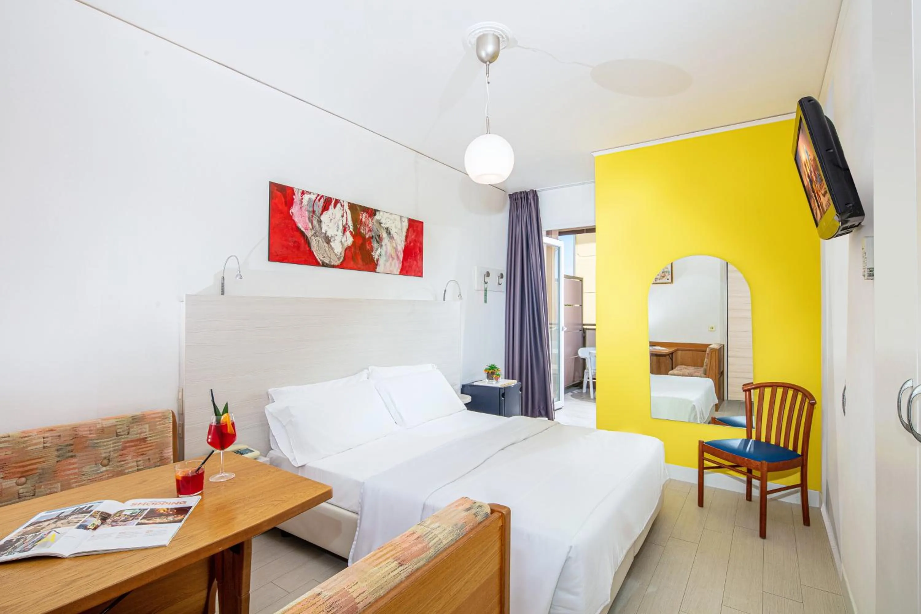 Photo of the whole room, Bed in Hotel Alexander