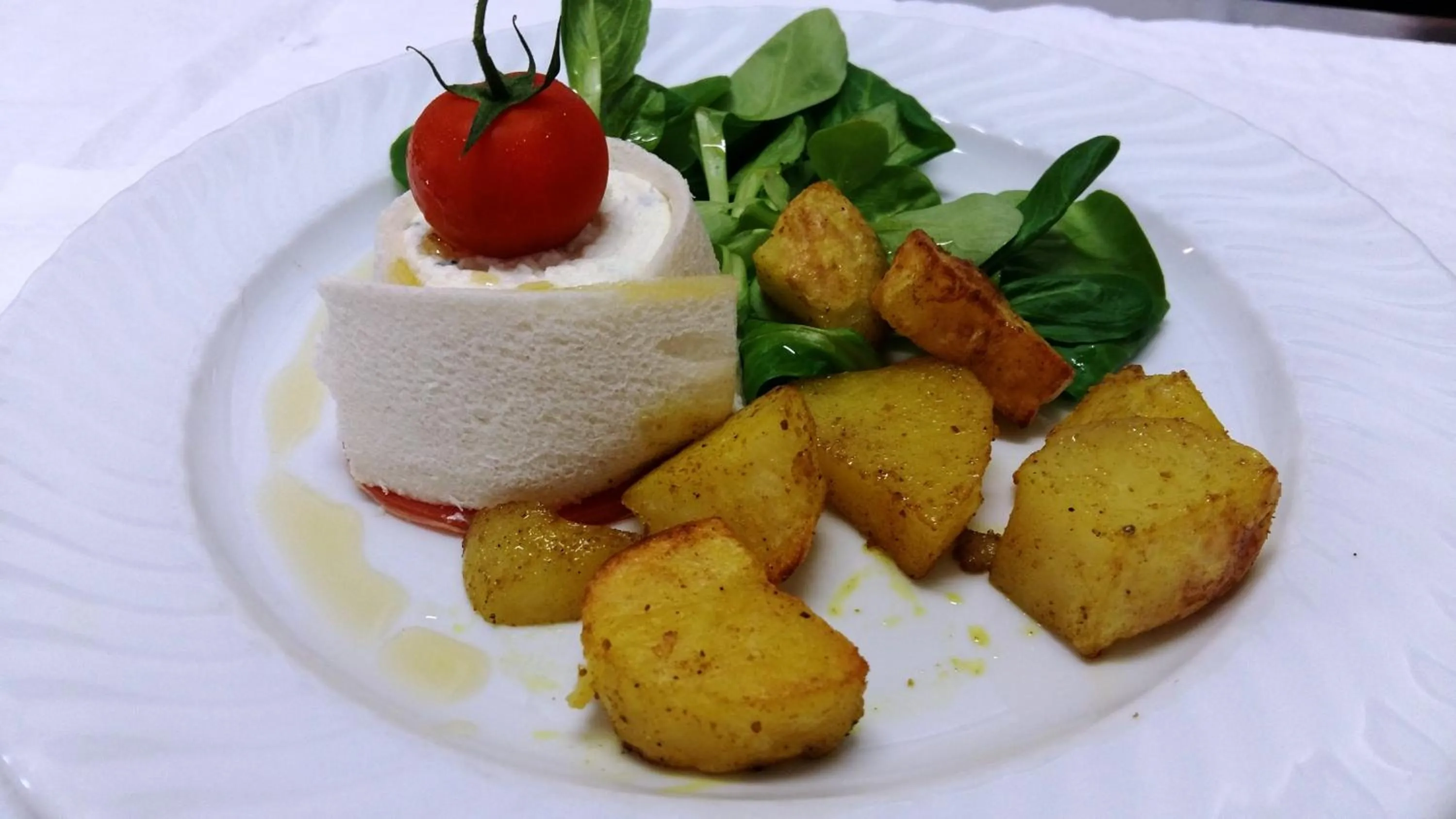 Restaurant/places to eat in Hotel Alexander