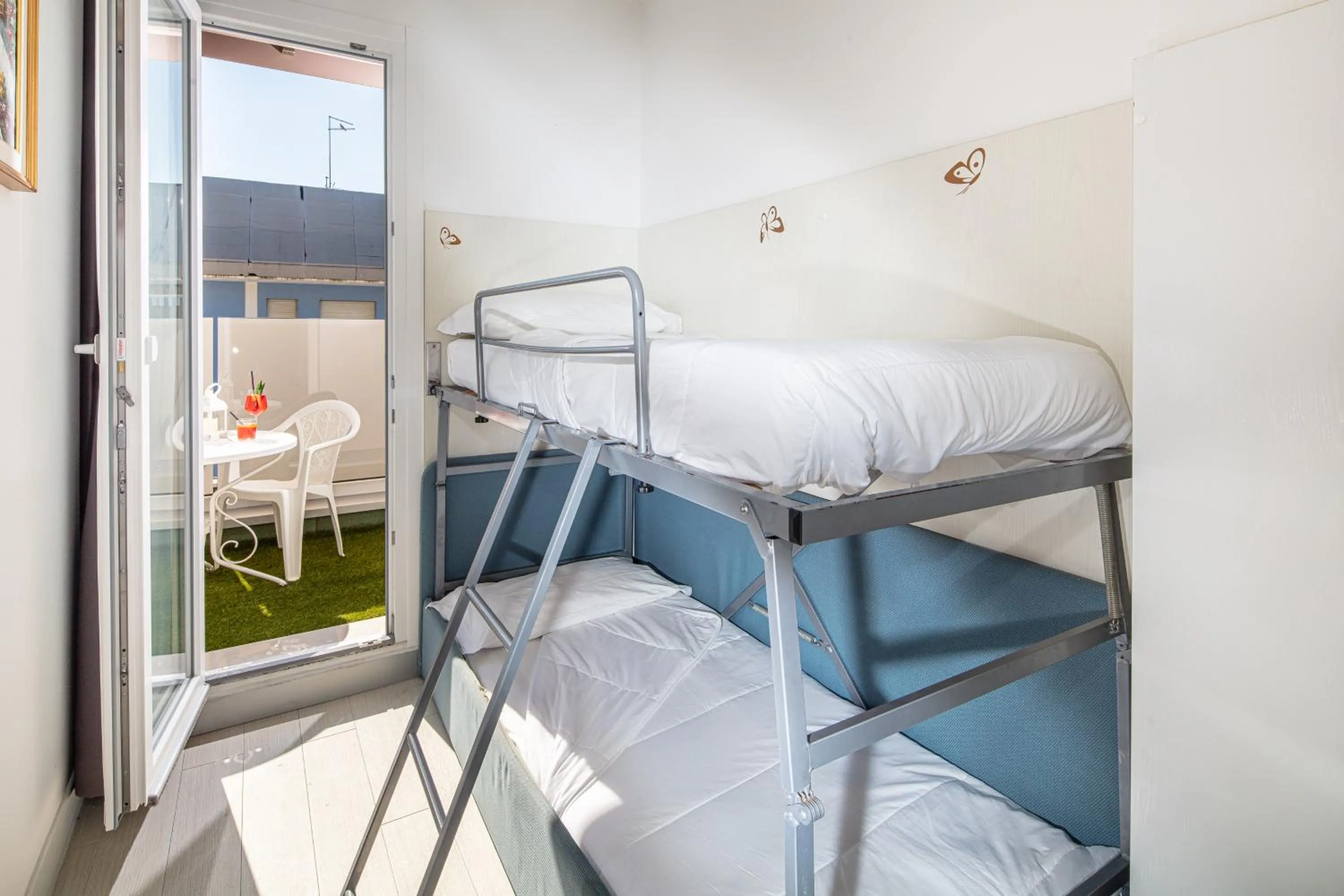 Photo of the whole room, Bed in Hotel Alexander