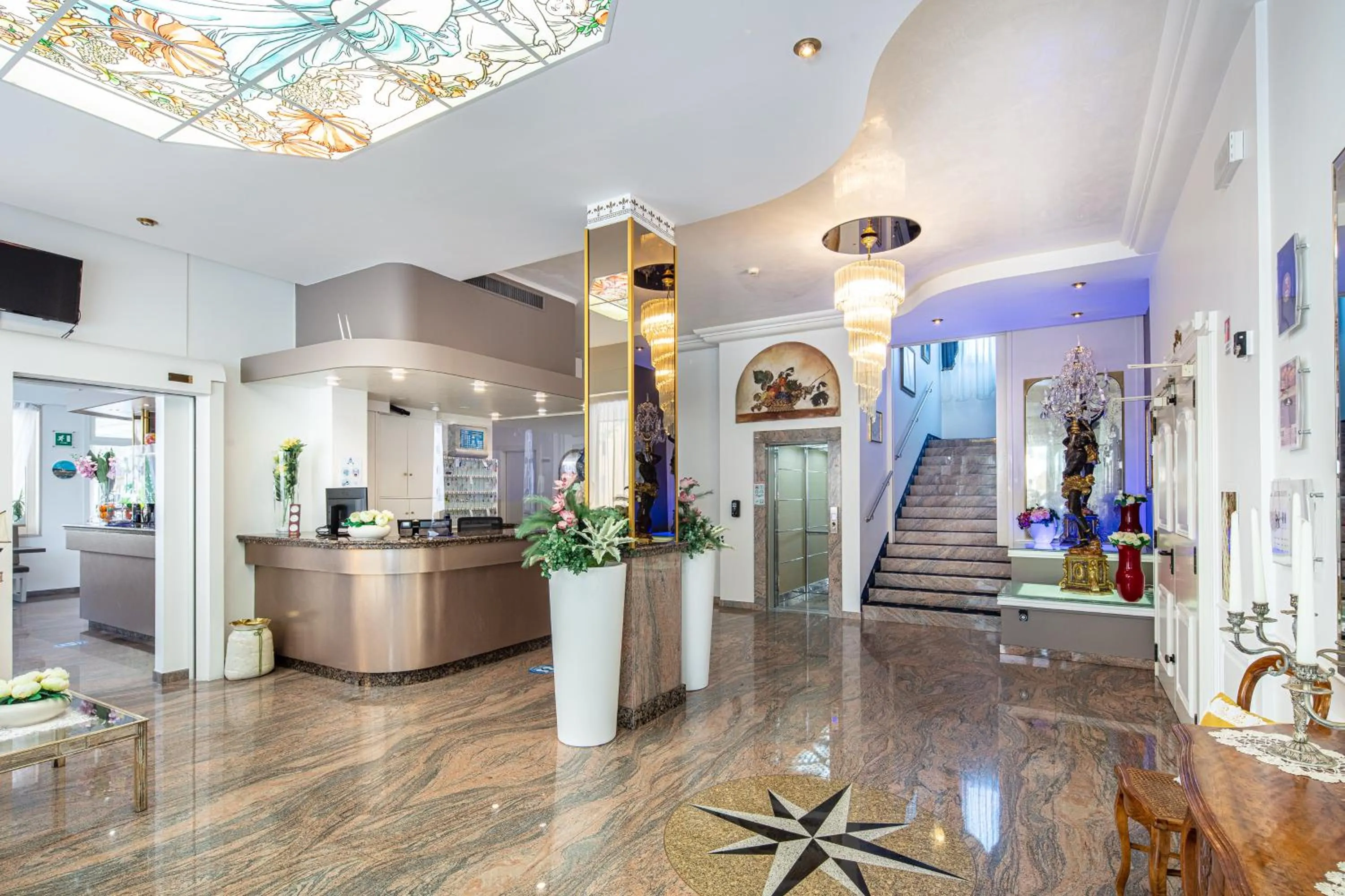 Lobby or reception in Hotel Alexander