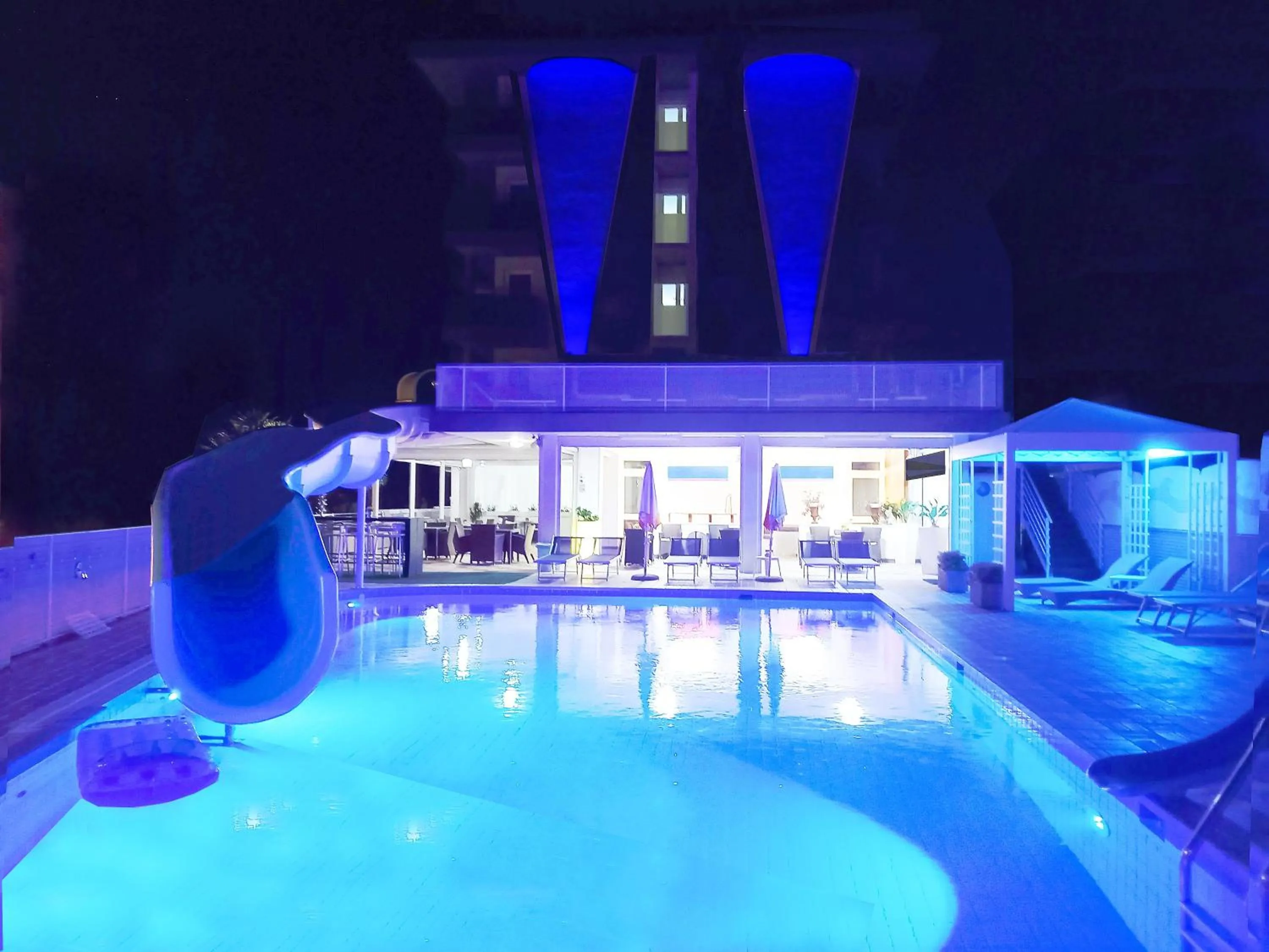 Night in Hotel Alexander