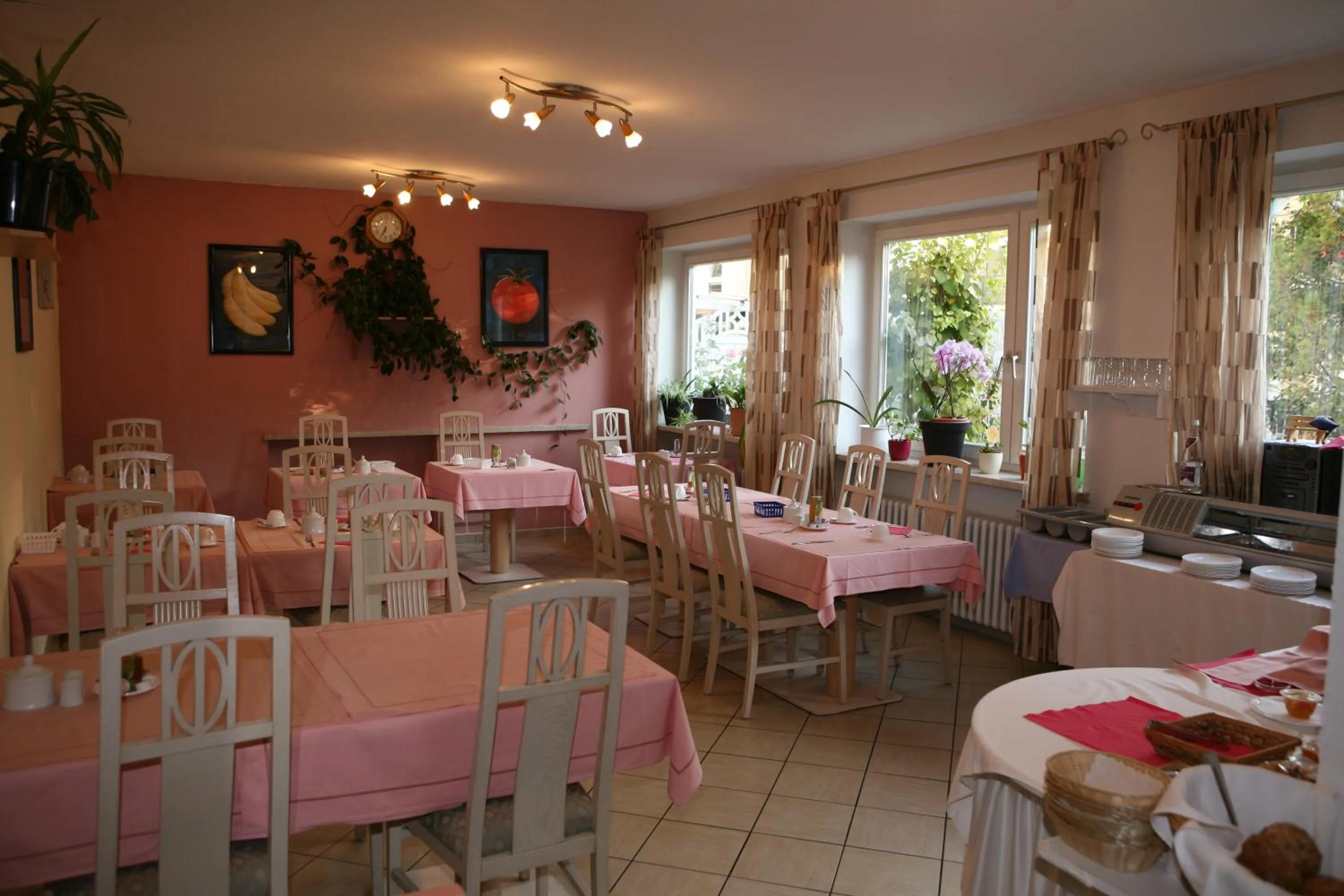 Restaurant/Places to Eat in Hotel Alpenrose