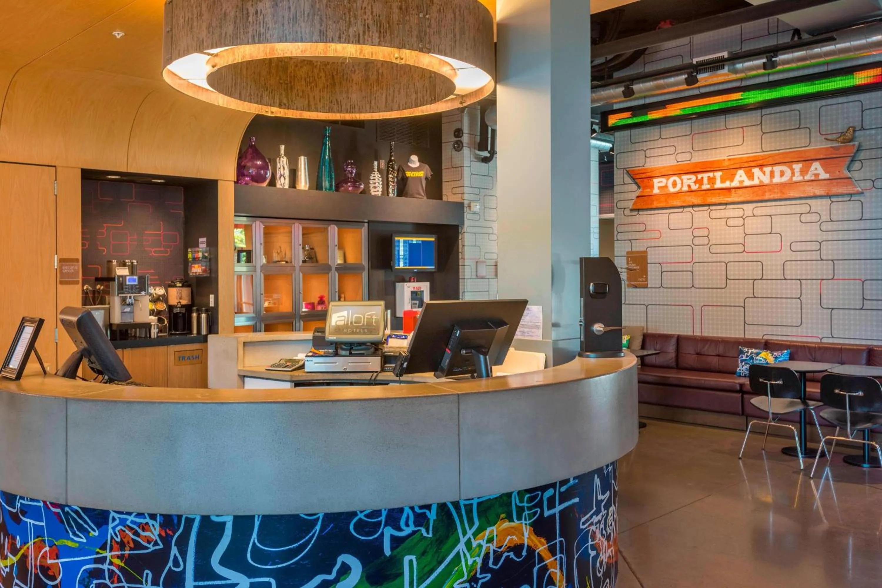 Lobby or reception in Aloft Portland Airport Hotel at Cascade Station