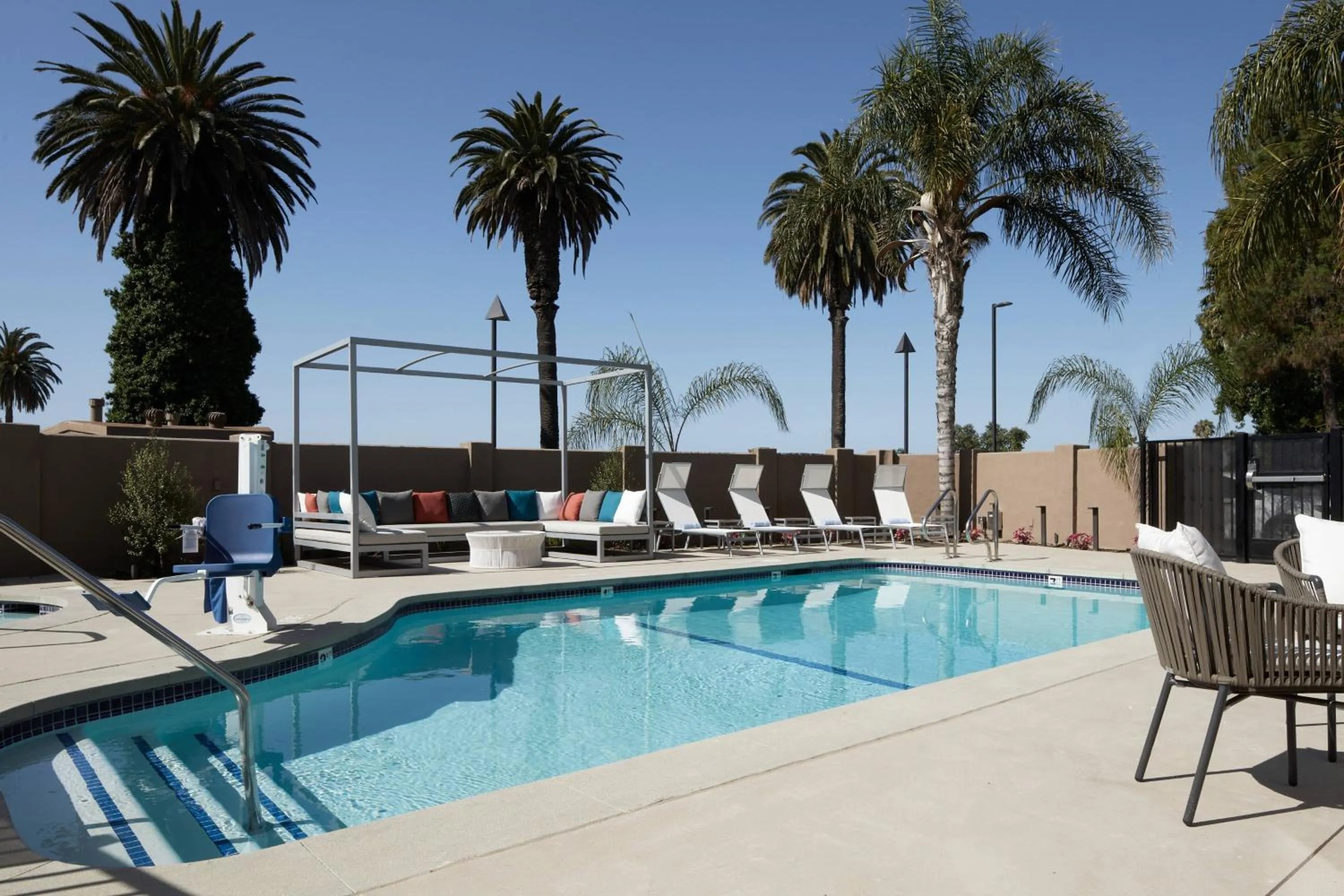 Swimming pool in Fairfield Inn & Suites By Marriott Camarillo