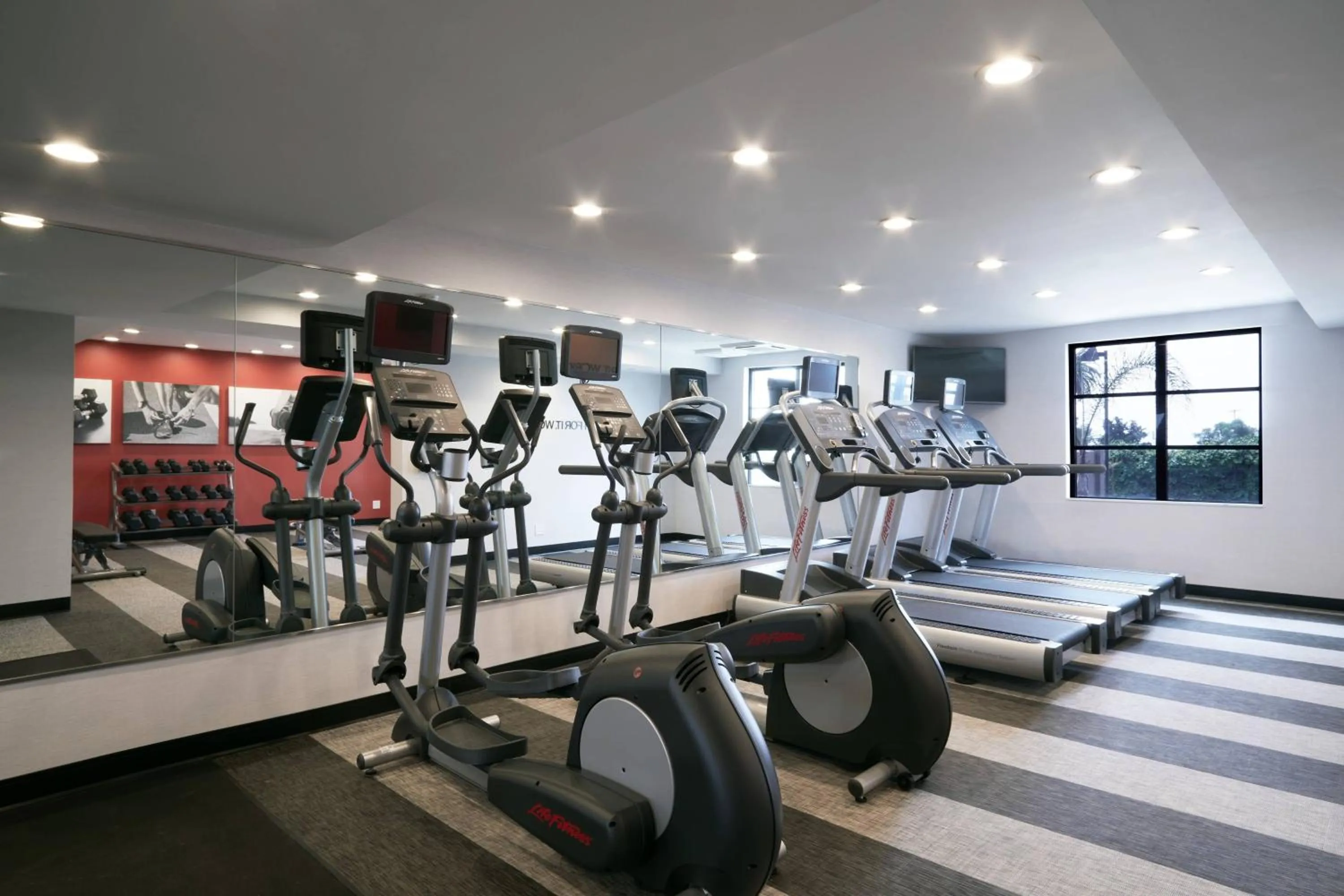 Fitness centre/facilities in Fairfield Inn & Suites By Marriott Camarillo