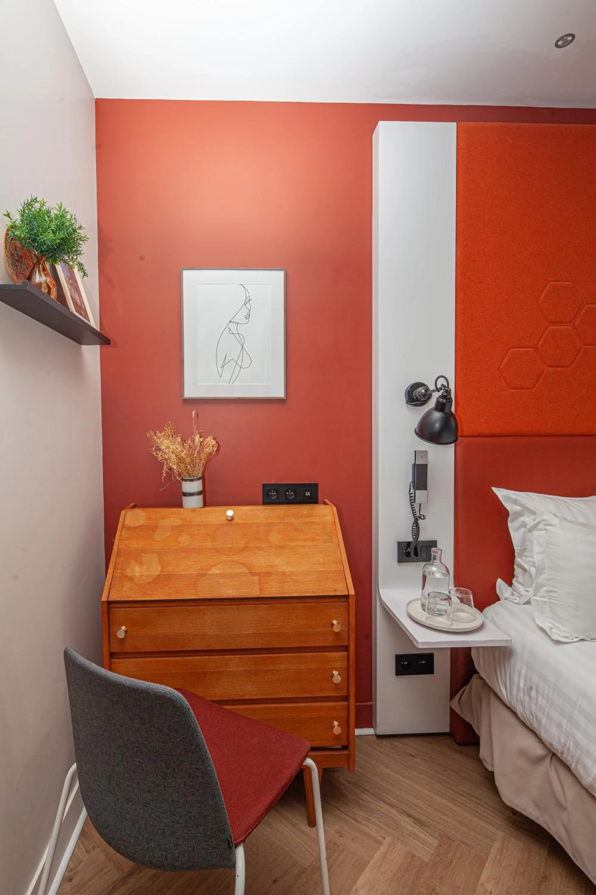 Bed in Hôtel Vendome Saint-Germain