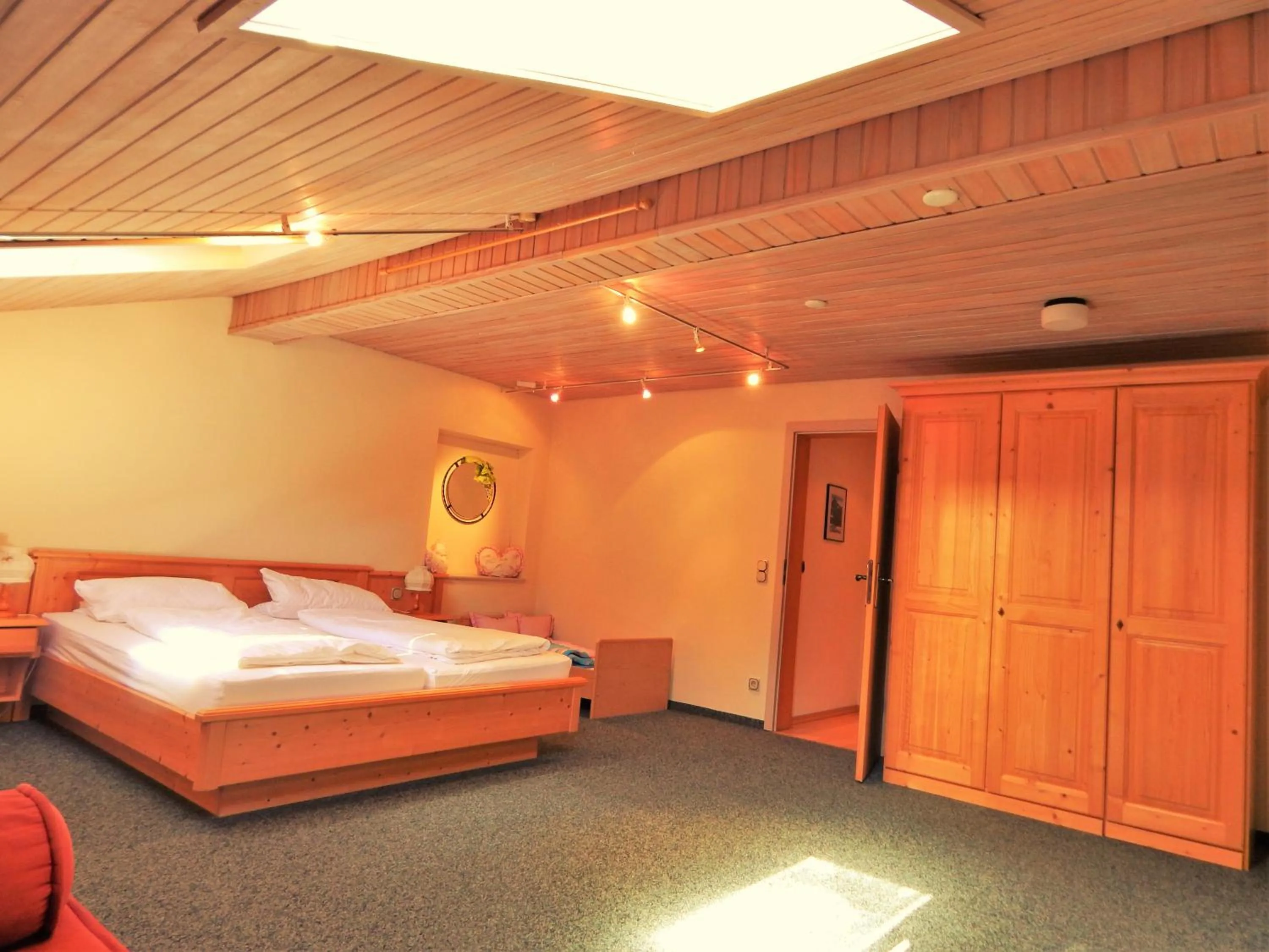 Bed in Hotel Königsseer Hof