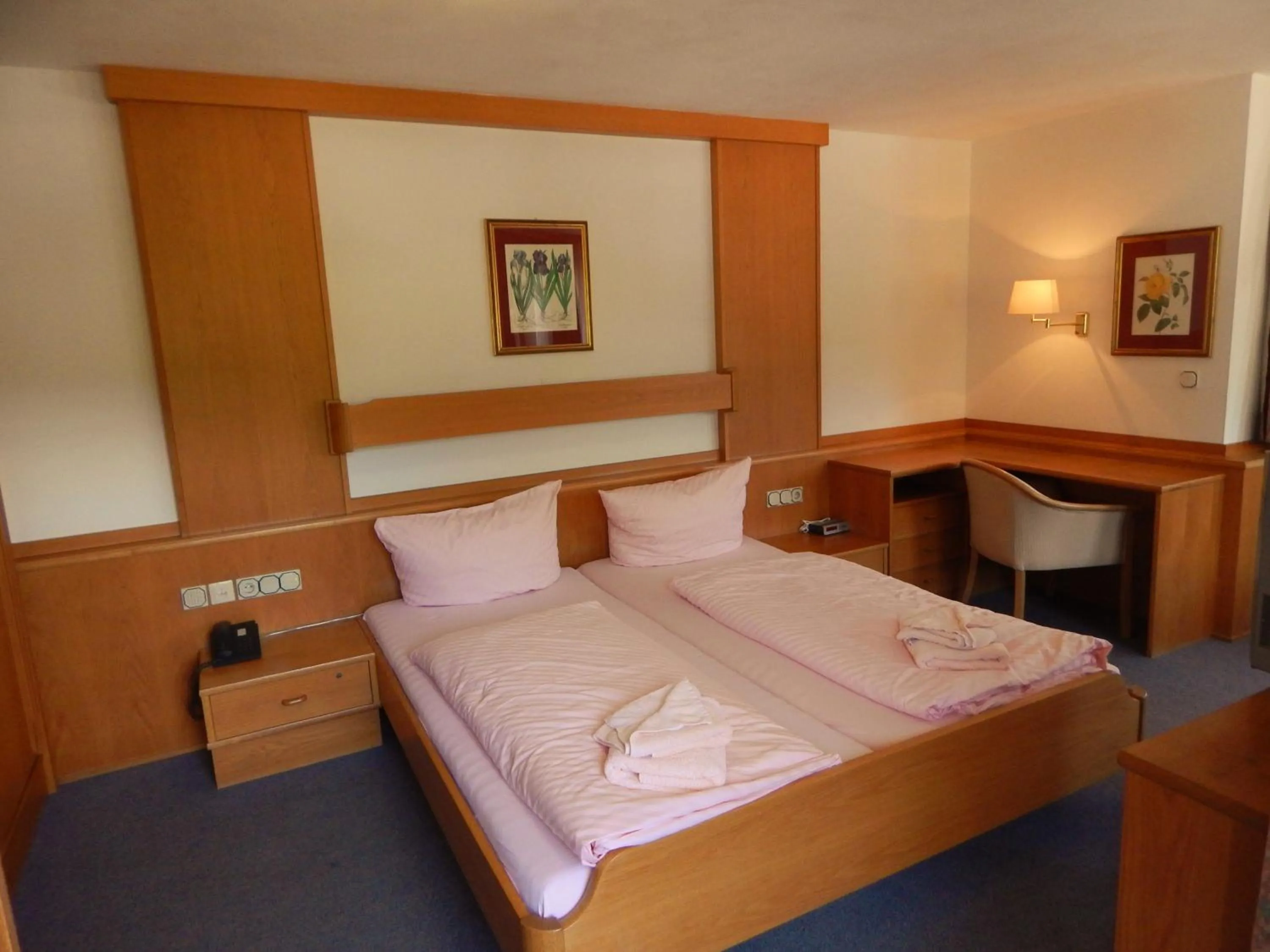 Bed in Hotel Königsseer Hof