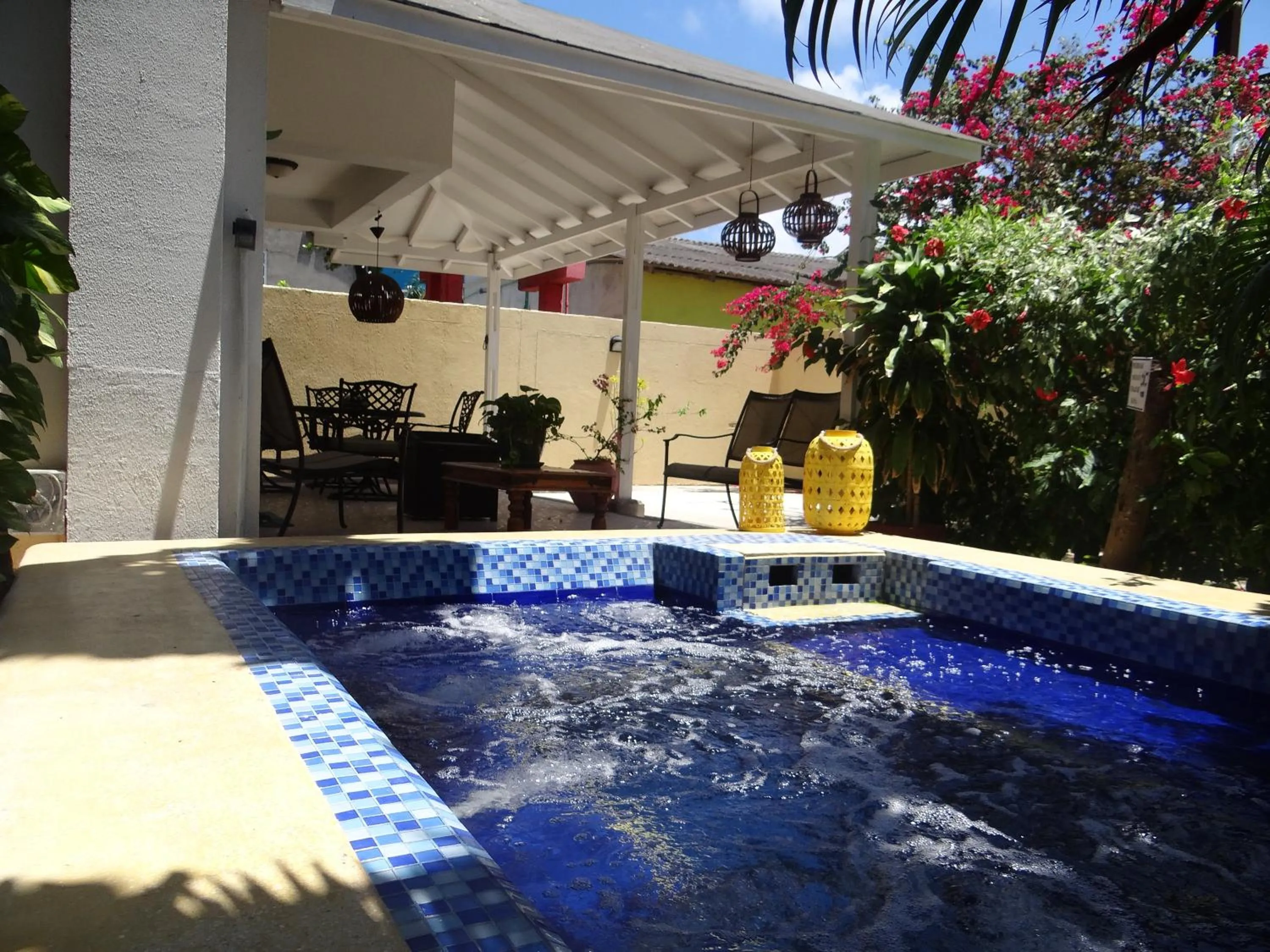 Day in Summer House Inn San Andres