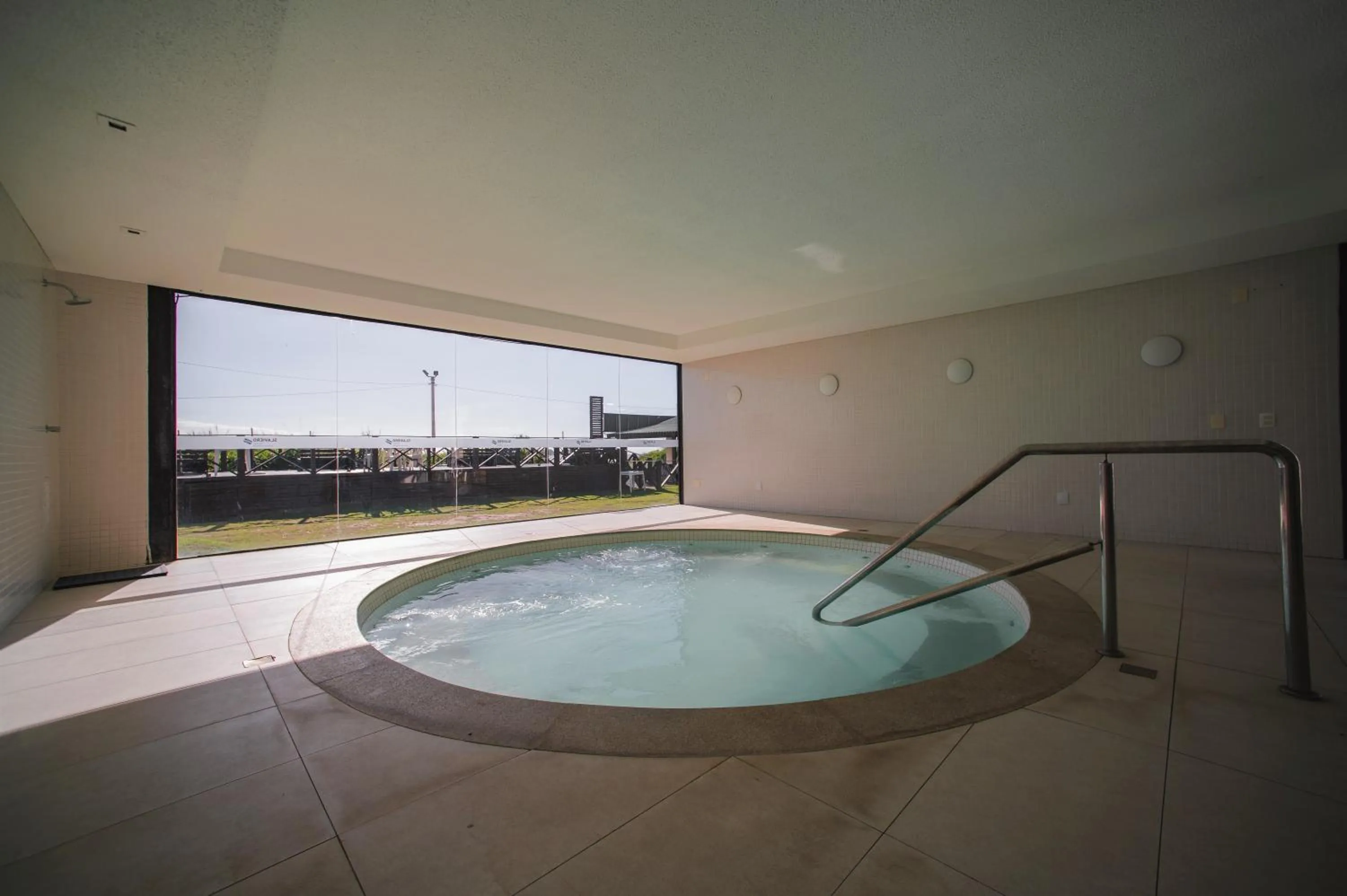 Hot Tub in Slaviero Ingleses Convention