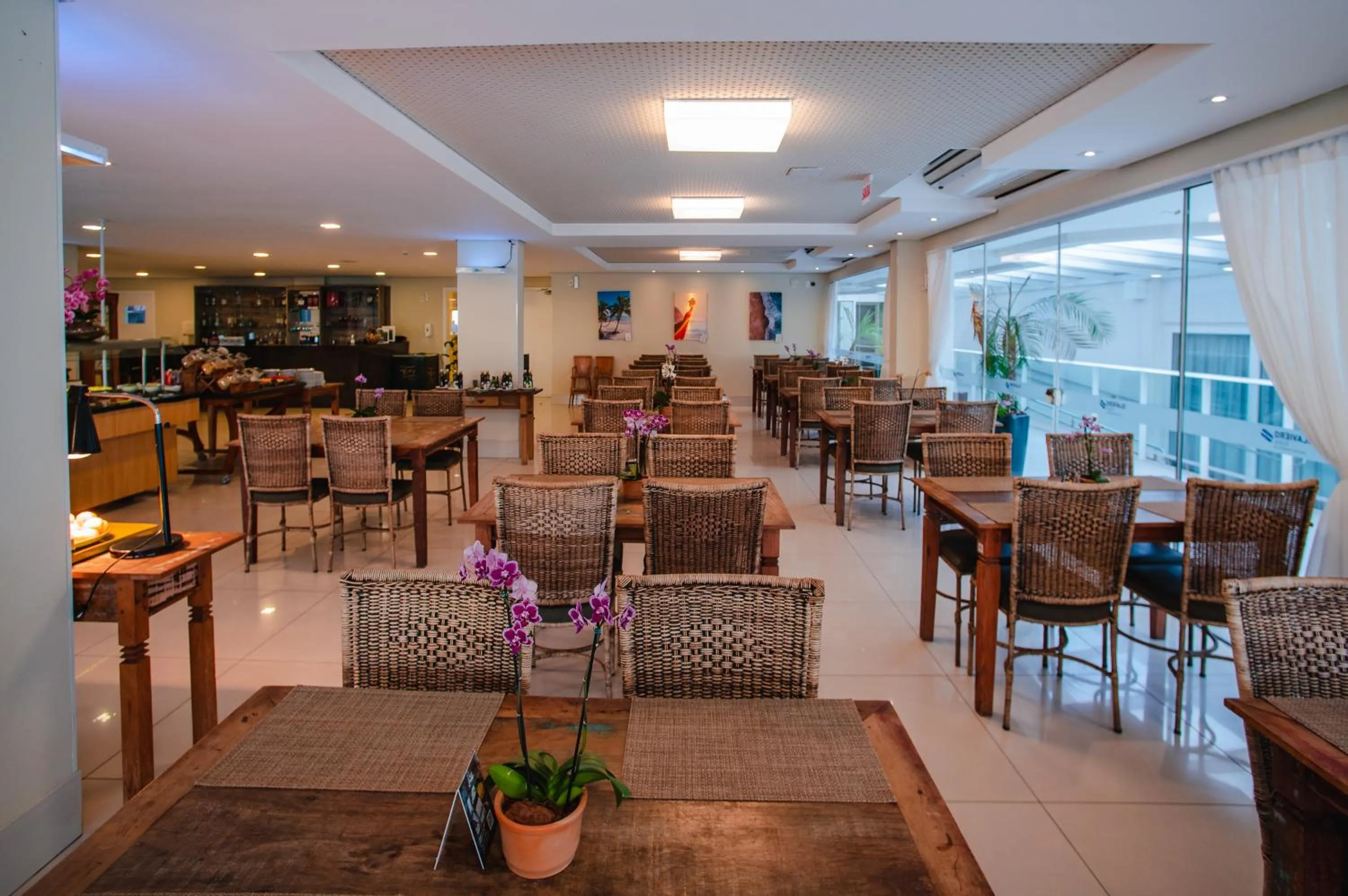 Restaurant/places to eat in Slaviero Ingleses Convention