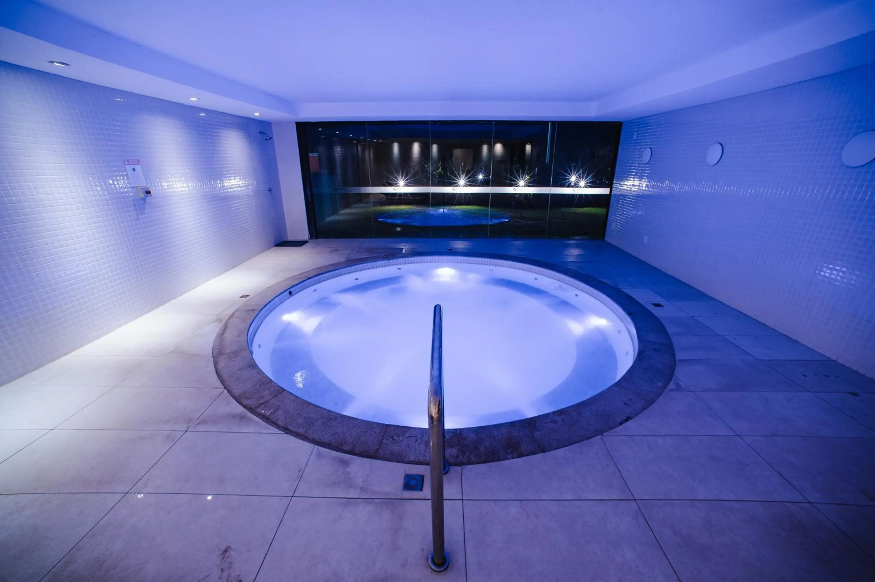 Hot Tub in Slaviero Ingleses Convention