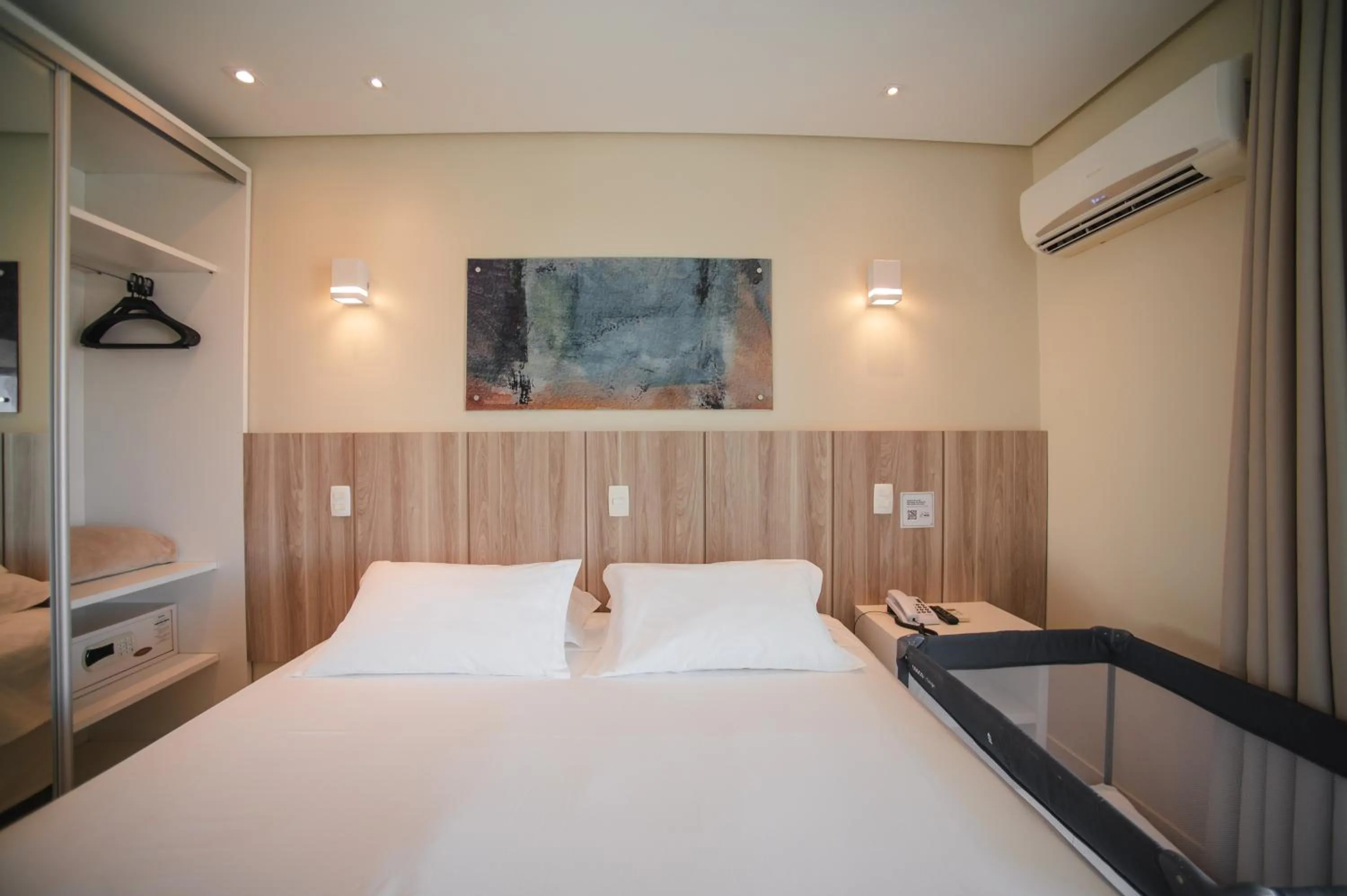 Bed in Slaviero Ingleses Convention