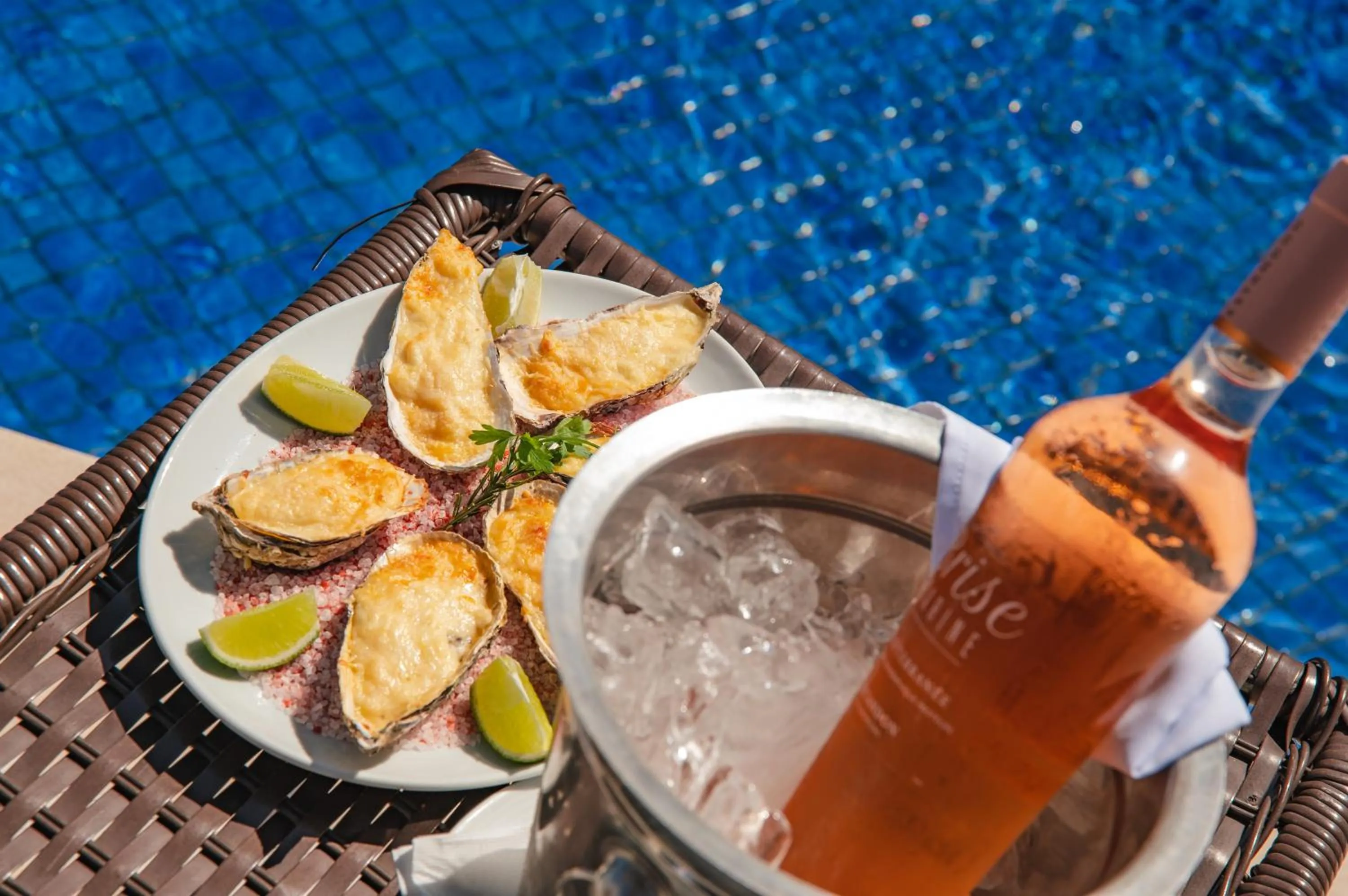 Restaurant/places to eat in Slaviero Ingleses Convention