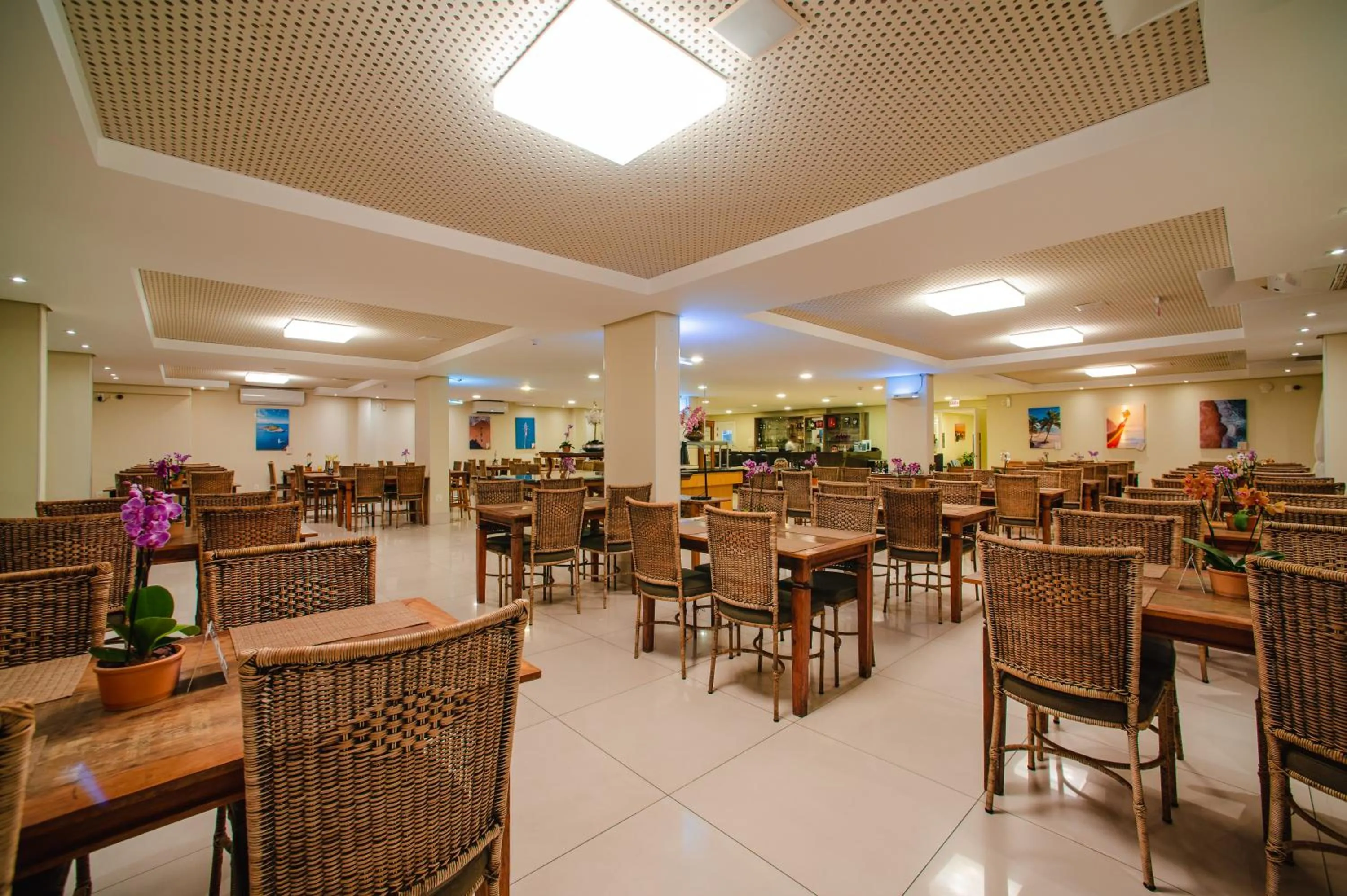 Restaurant/places to eat in Slaviero Ingleses Convention