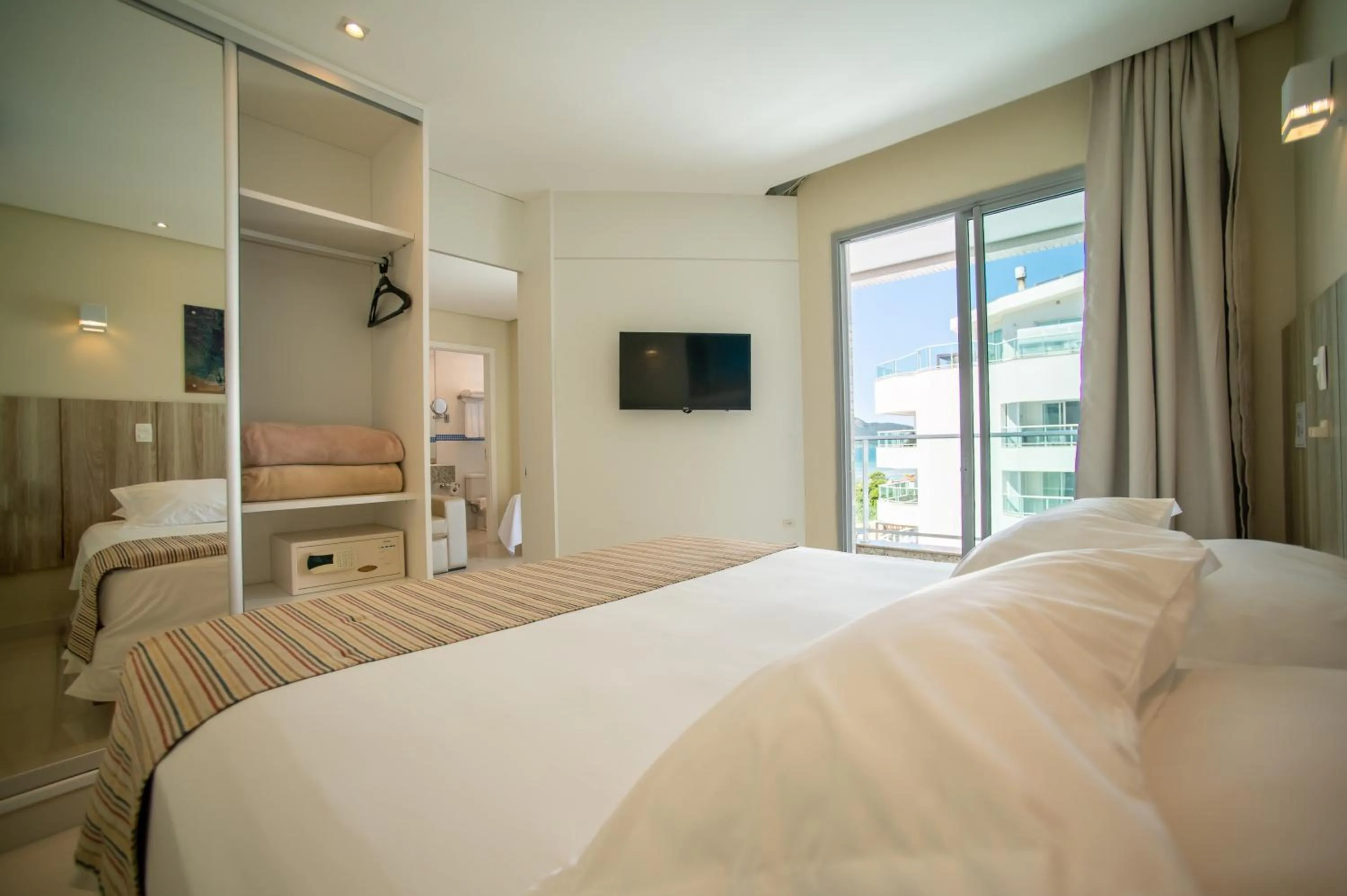 Bed in Slaviero Ingleses Convention