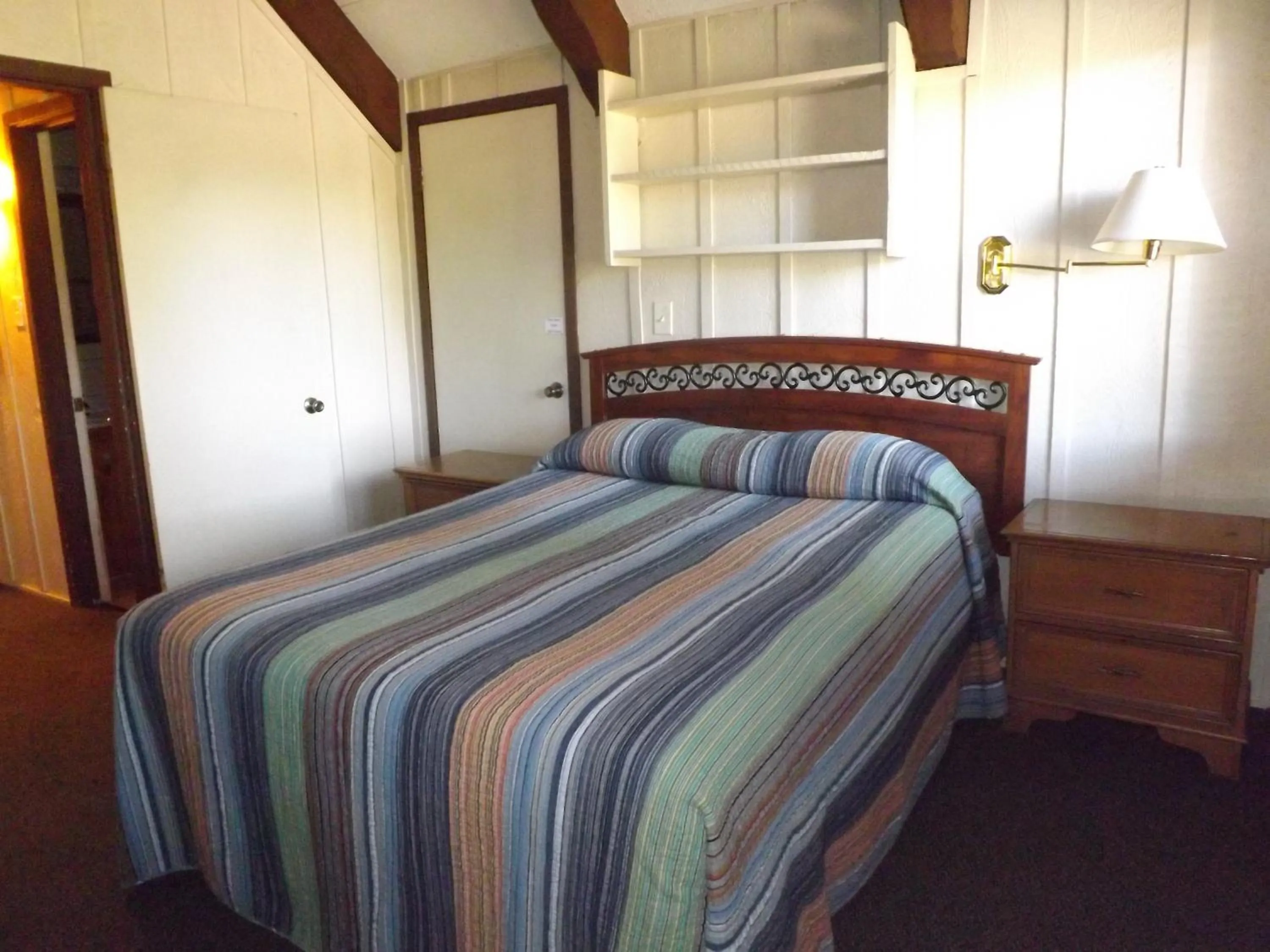 Bedroom, Bed in Arizona Mountain Inn & Cabins