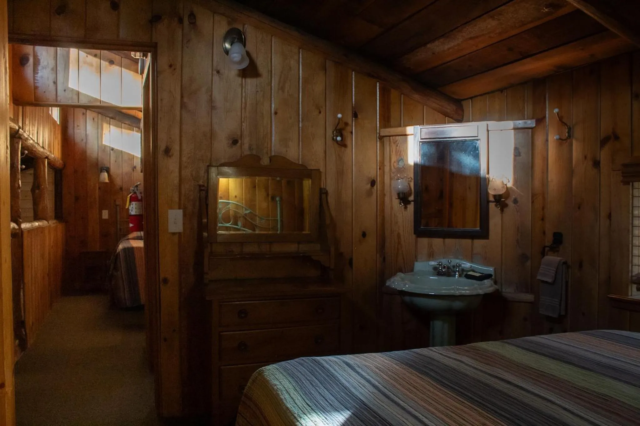 Bedroom, Bed in Arizona Mountain Inn & Cabins