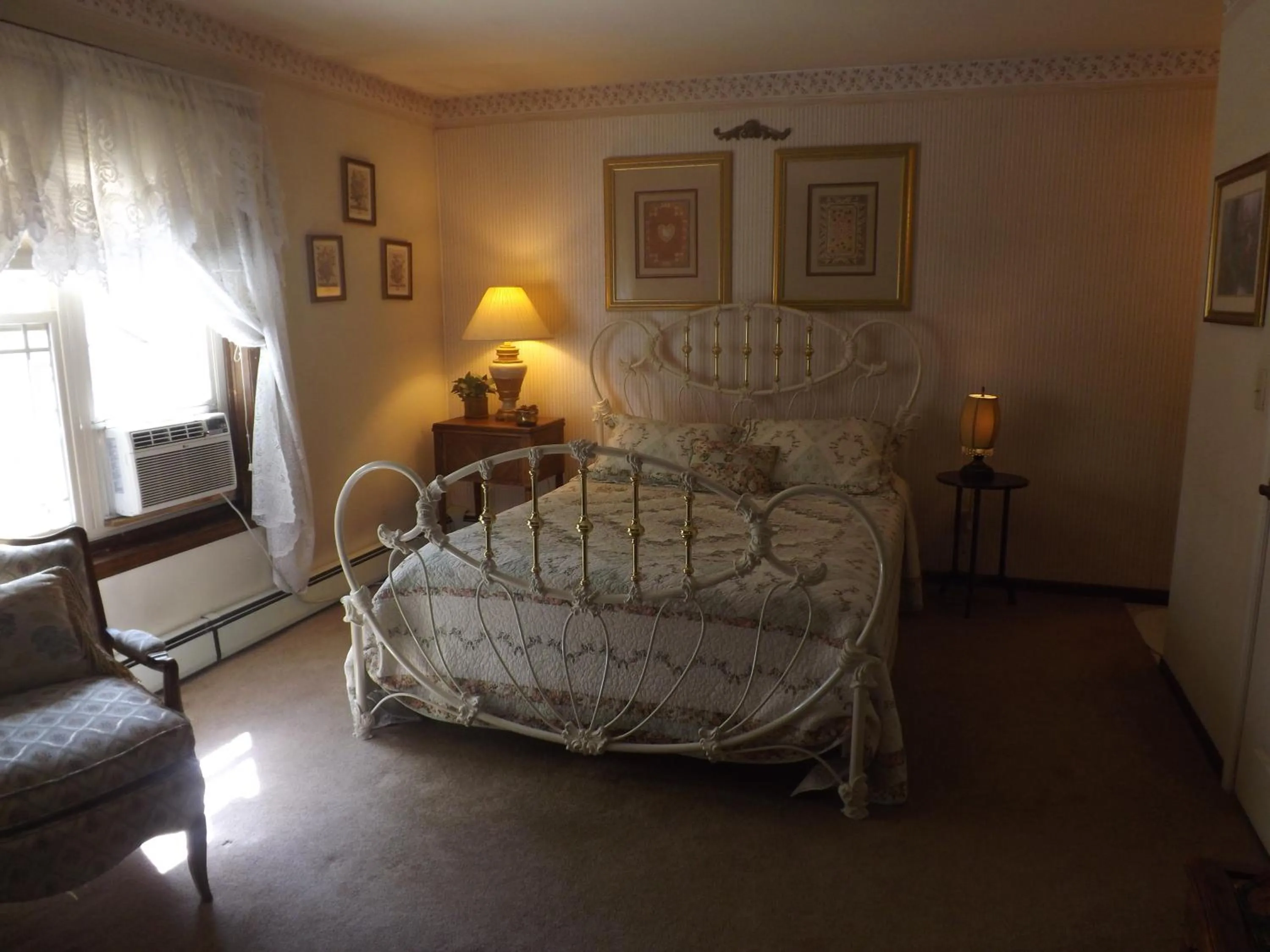 Bedroom, Bed in Arizona Mountain Inn & Cabins
