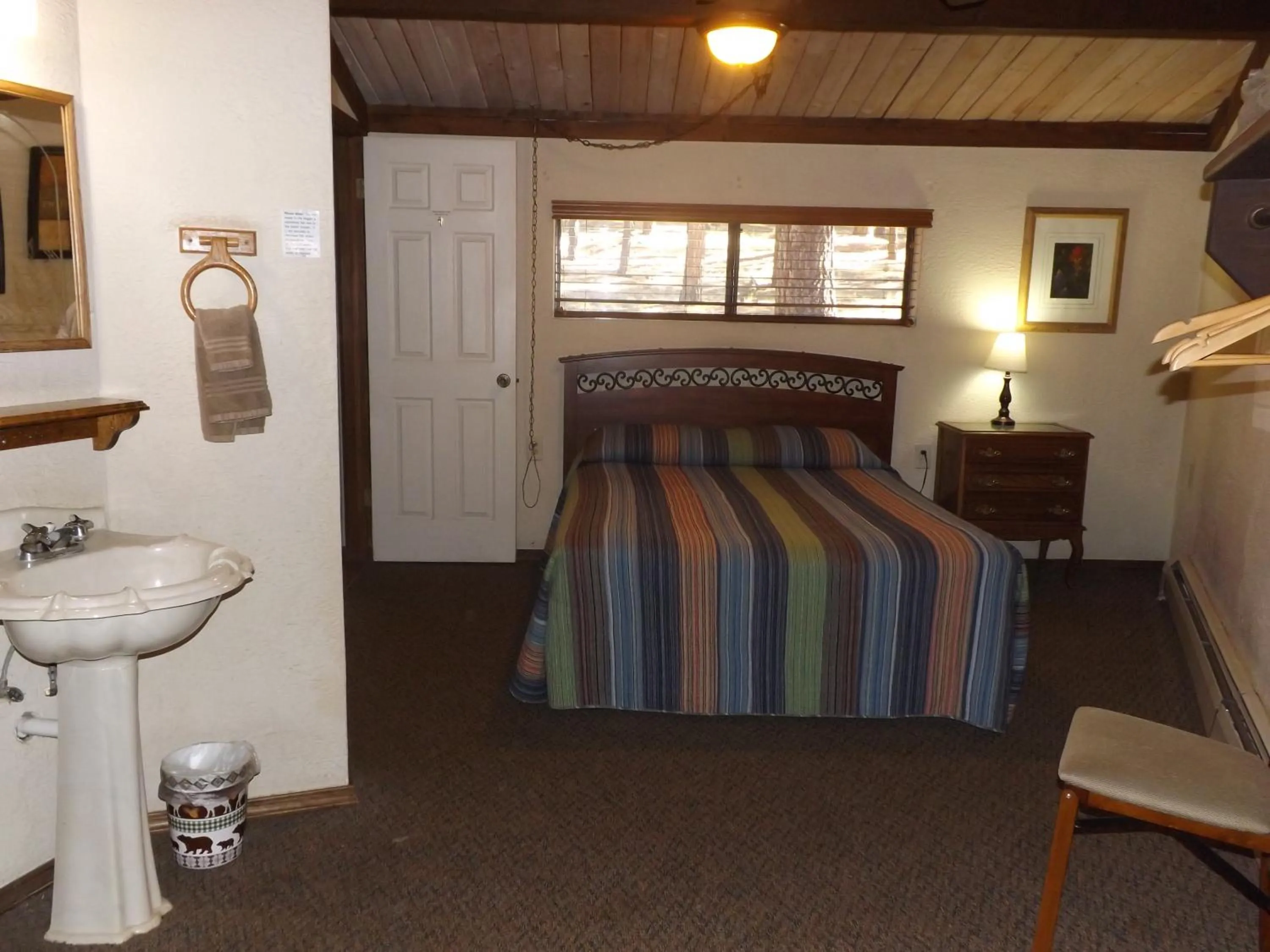 Bedroom, Bed in Arizona Mountain Inn & Cabins