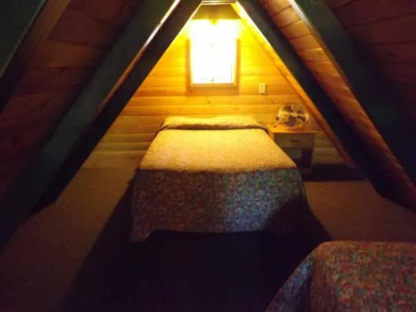 Bed in Arizona Mountain Inn & Cabins