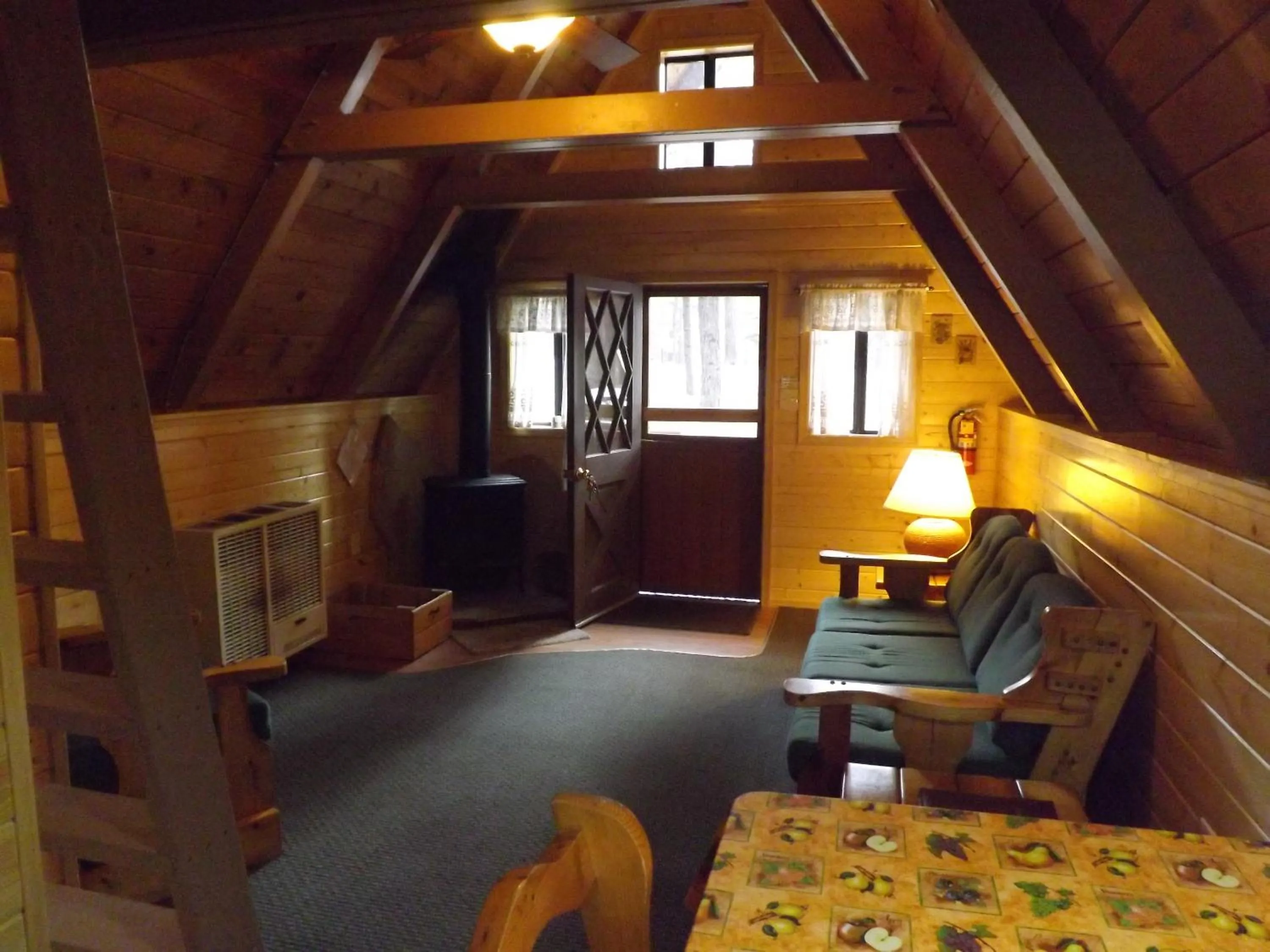 Living room in Arizona Mountain Inn & Cabins