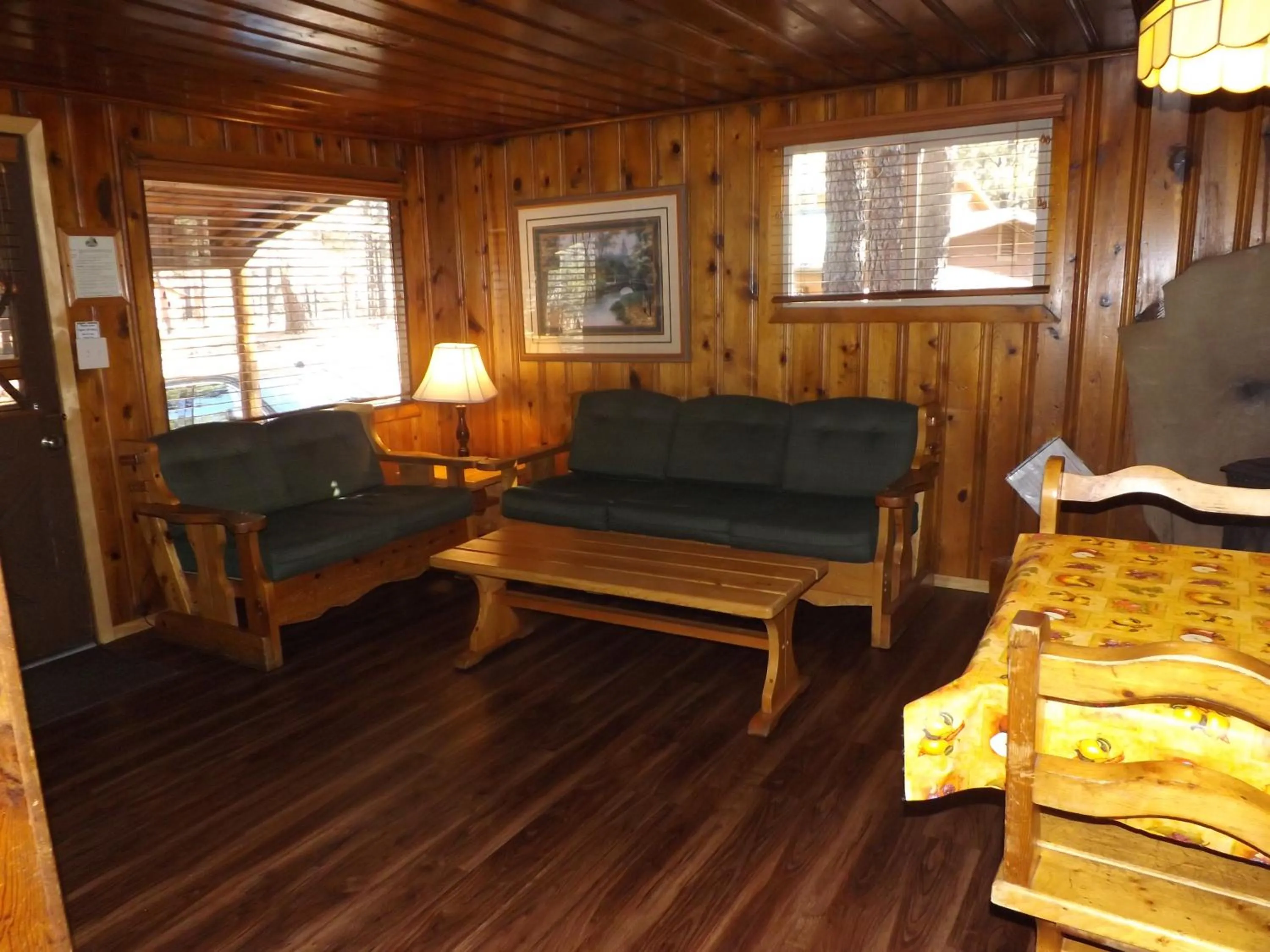 Arizona Mountain Inn & Cabins