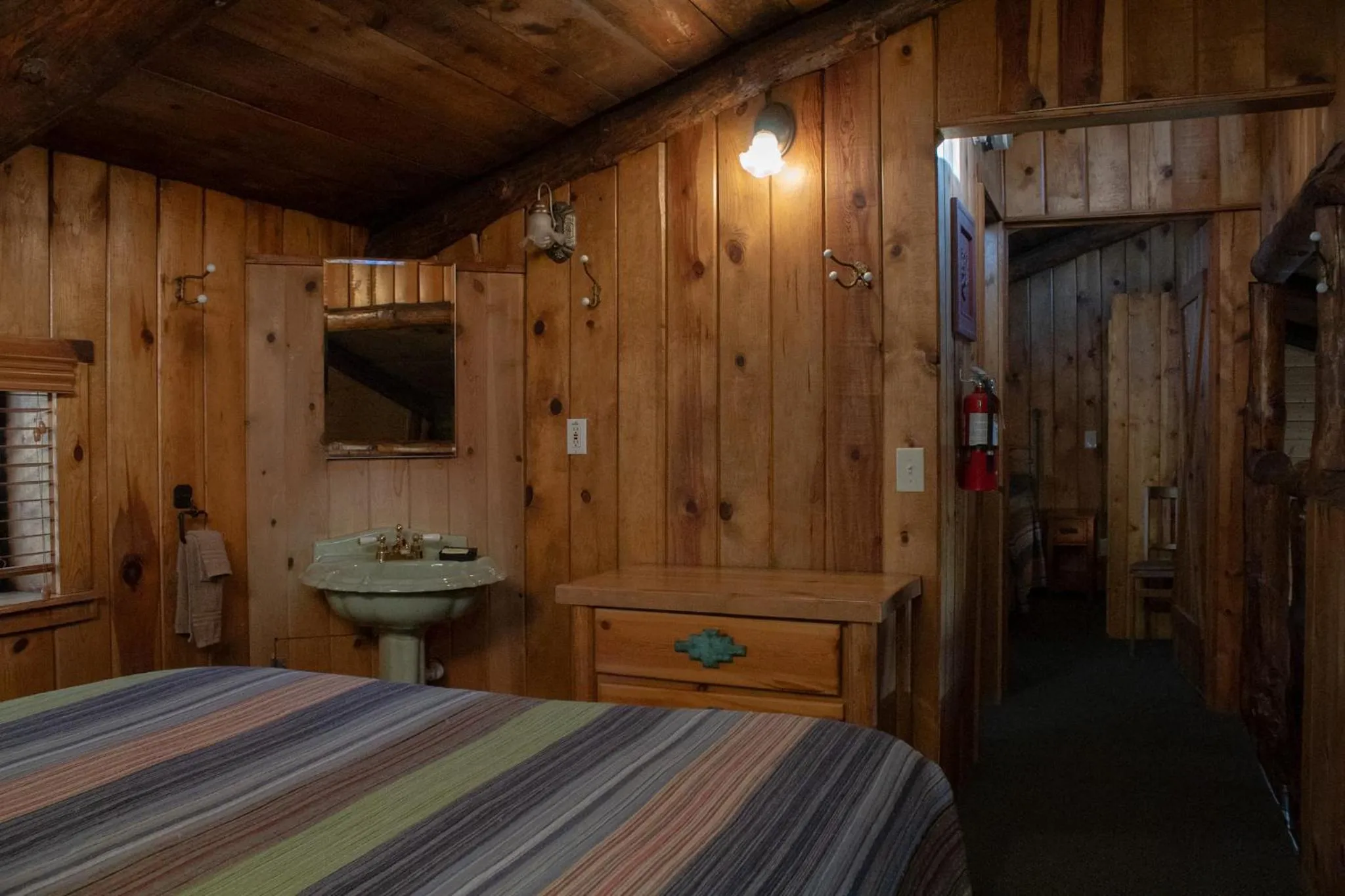 Bedroom, Bed in Arizona Mountain Inn & Cabins