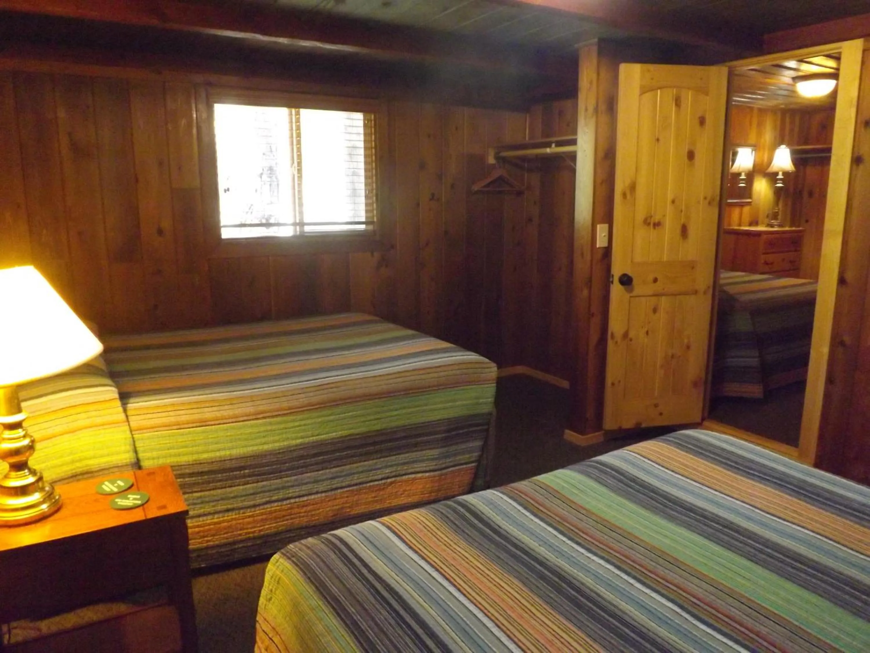 Bed in Arizona Mountain Inn & Cabins