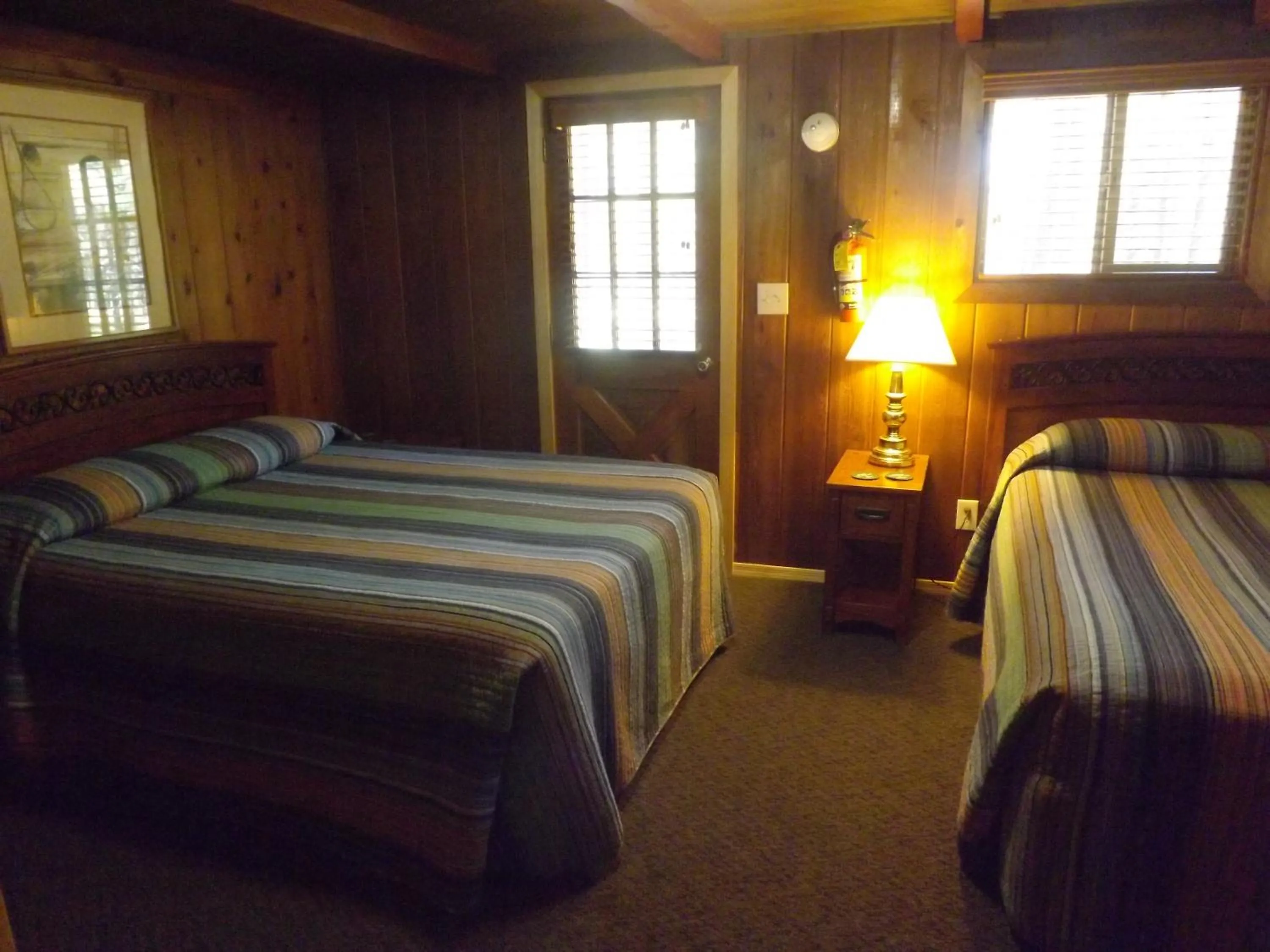Bed in Arizona Mountain Inn & Cabins