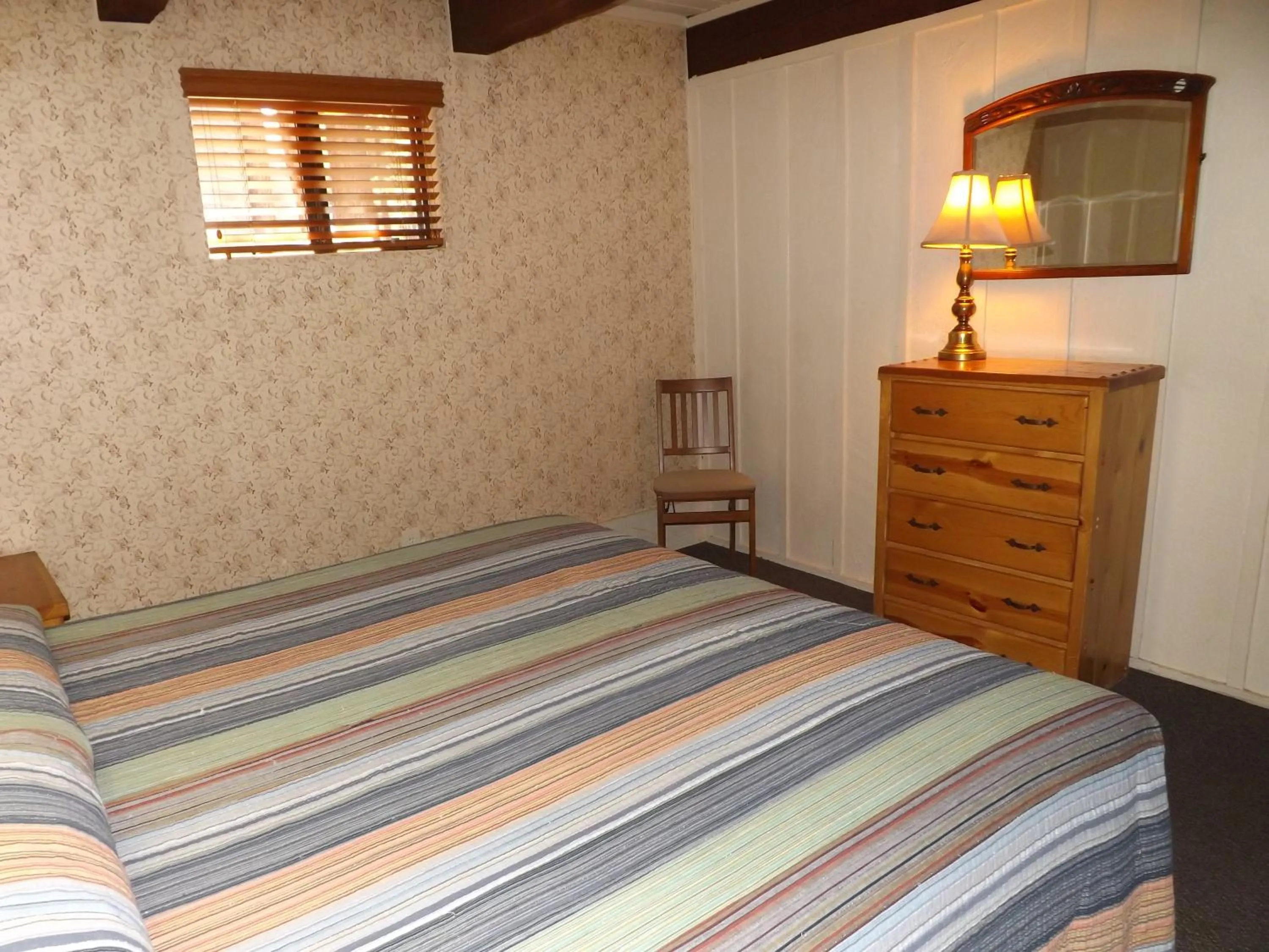 Bedroom, Bed in Arizona Mountain Inn & Cabins