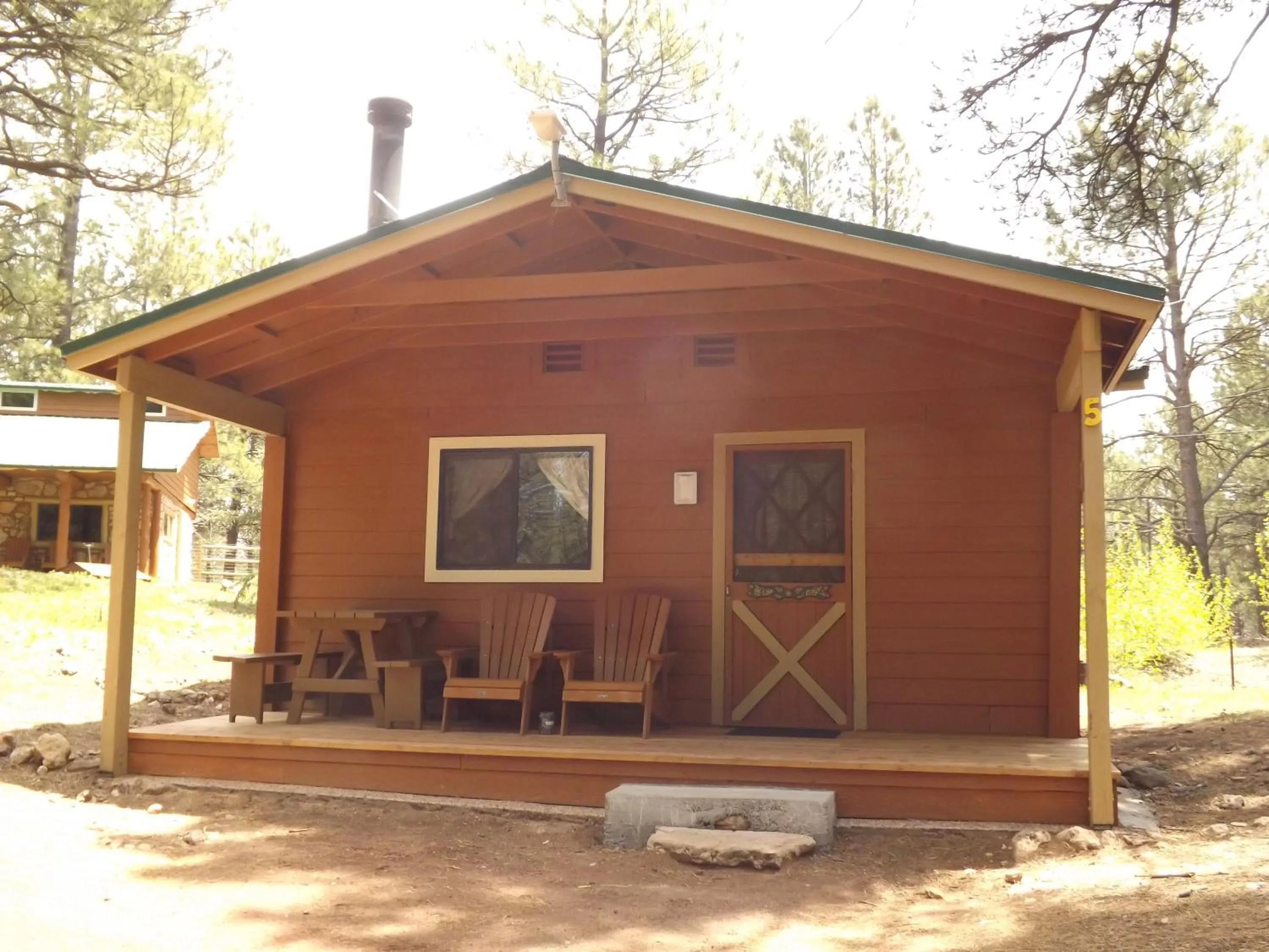 Facade/entrance in Arizona Mountain Inn & Cabins
