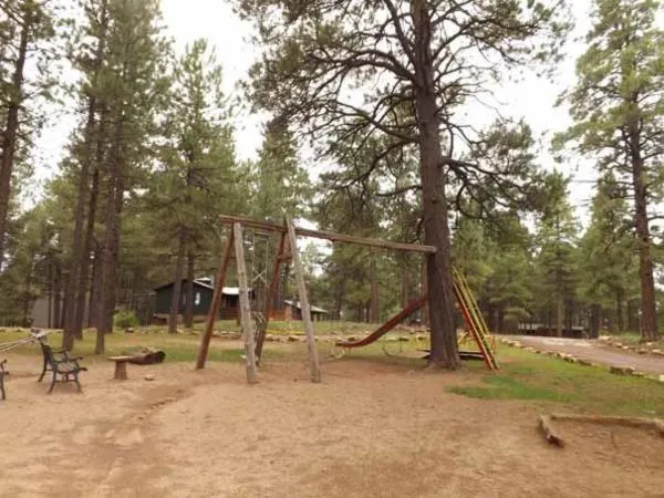 Spring in Arizona Mountain Inn & Cabins