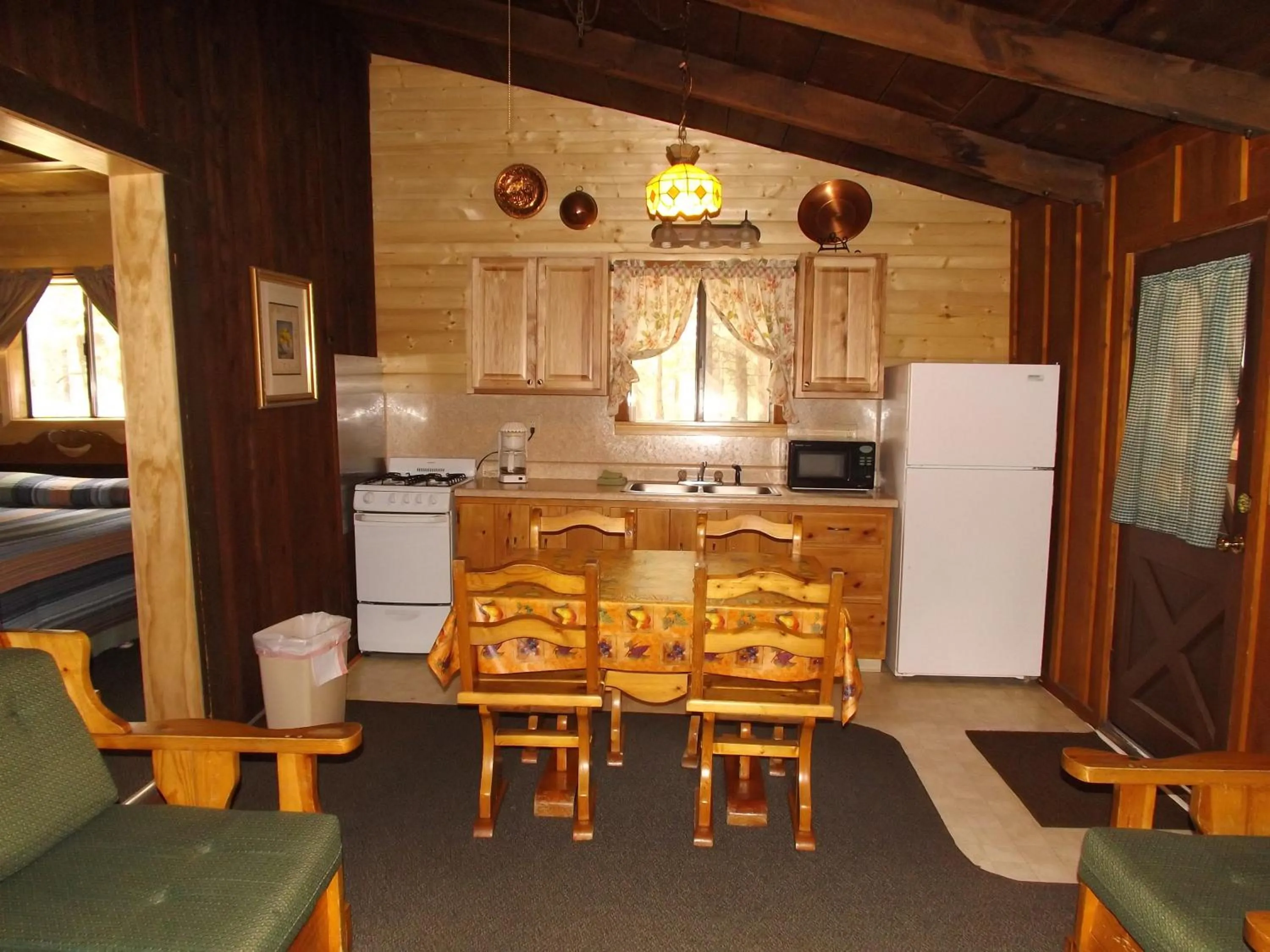 Coffee/tea facilities in Arizona Mountain Inn & Cabins