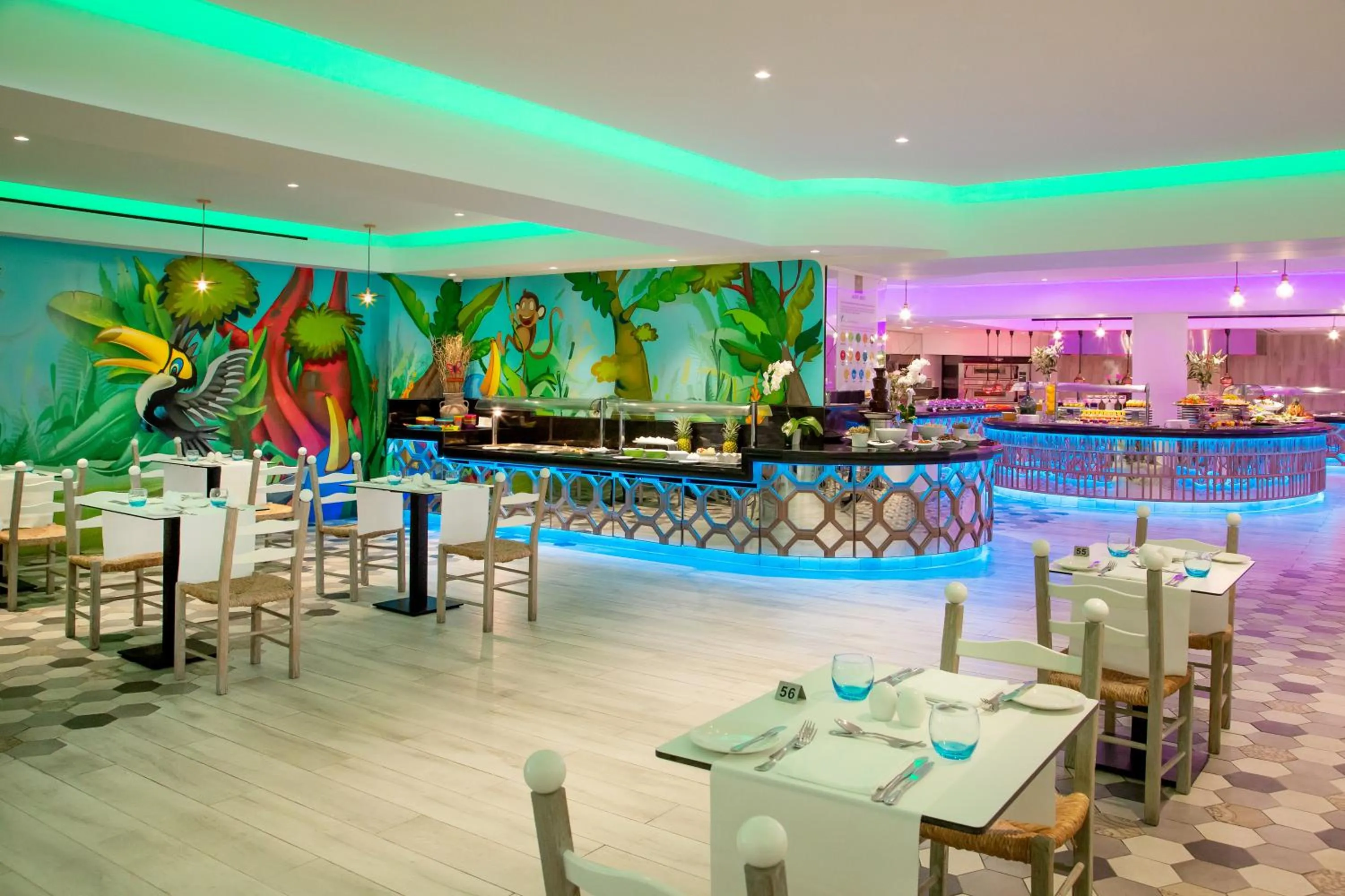 Restaurant/places to eat in Azia Resort & Spa