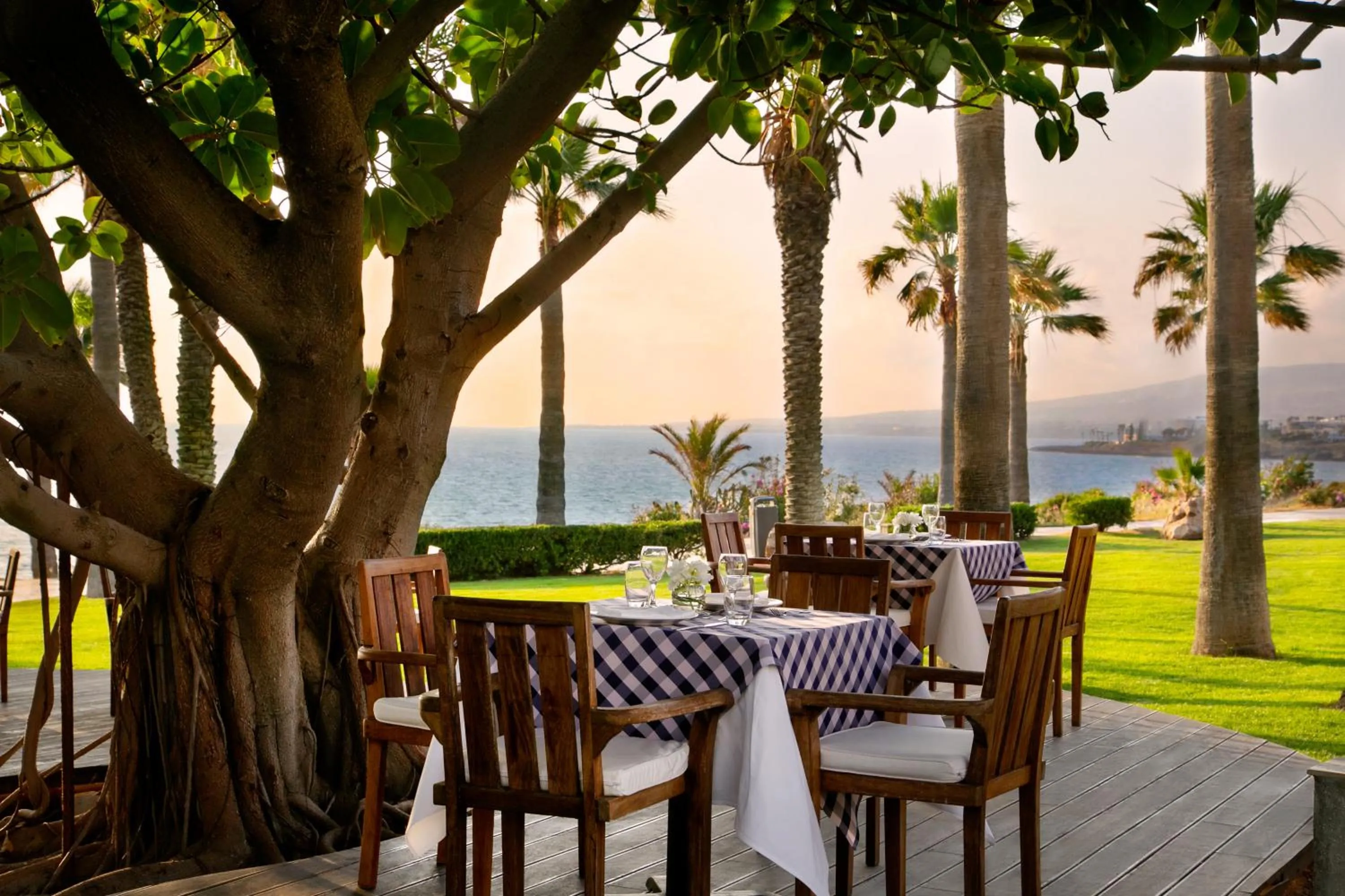 Restaurant/places to eat in Azia Resort & Spa
