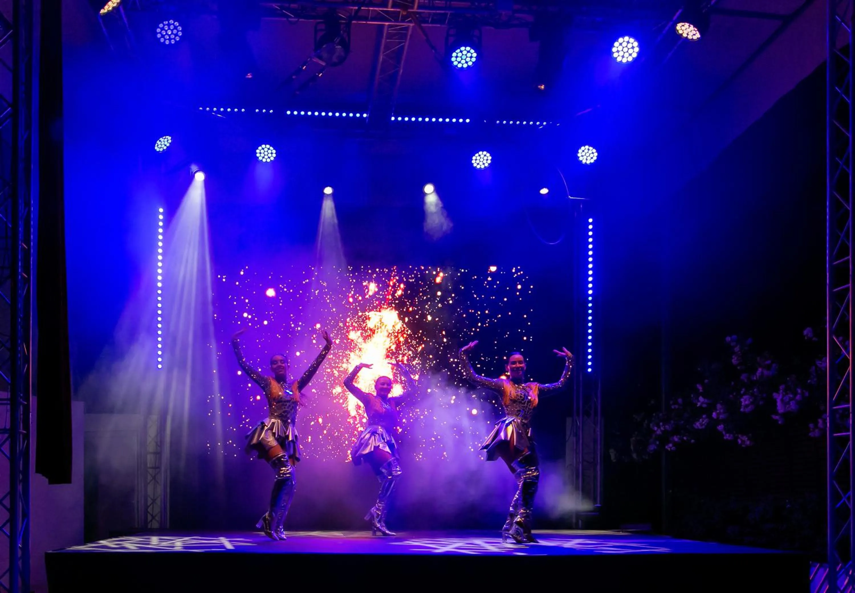 Evening entertainment in Azia Resort & Spa