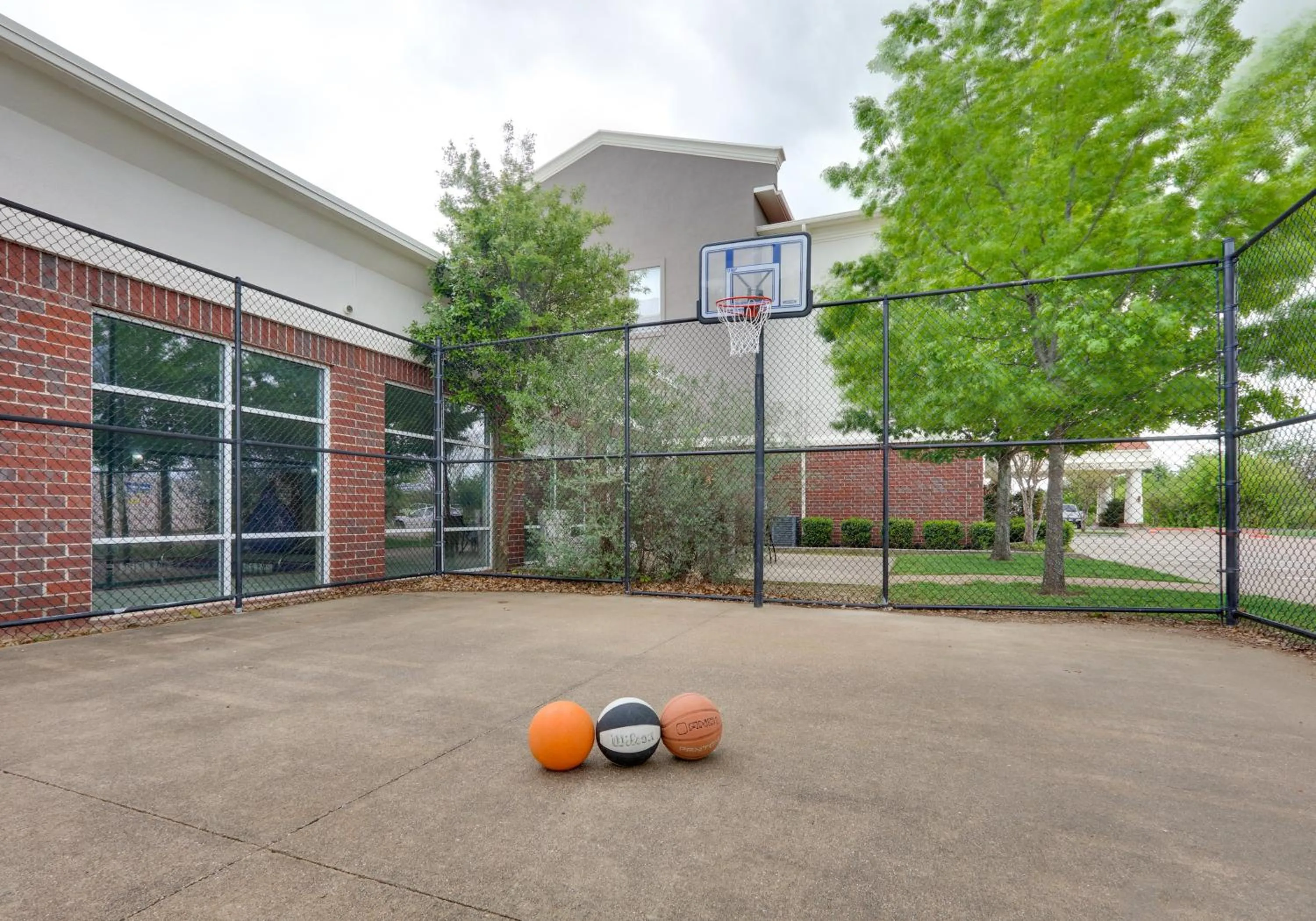 Fitness centre/facilities in Holiday Inn Express Hotel & Suites Cleburne by IHG