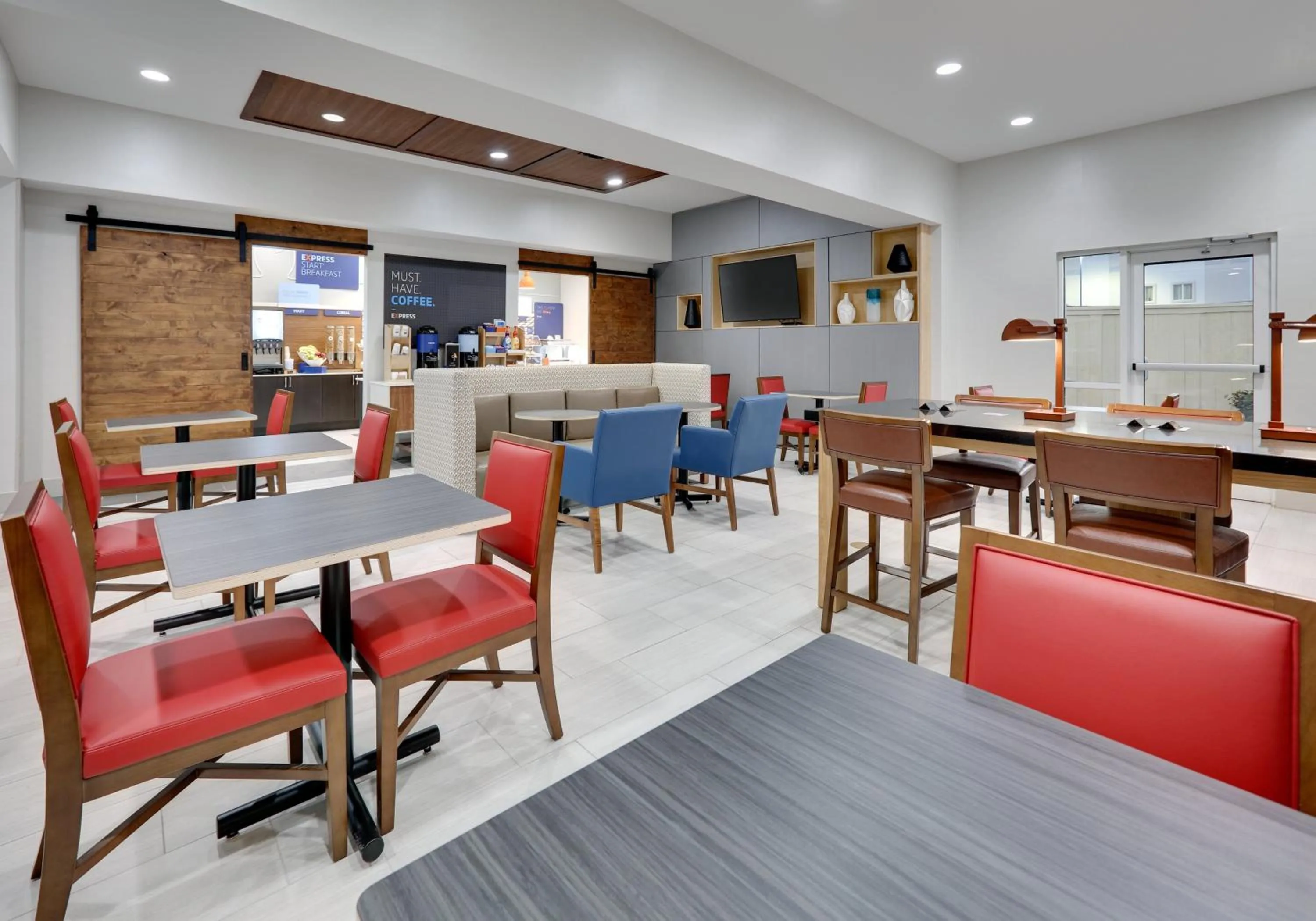 Breakfast in Holiday Inn Express Hotel & Suites Cleburne by IHG