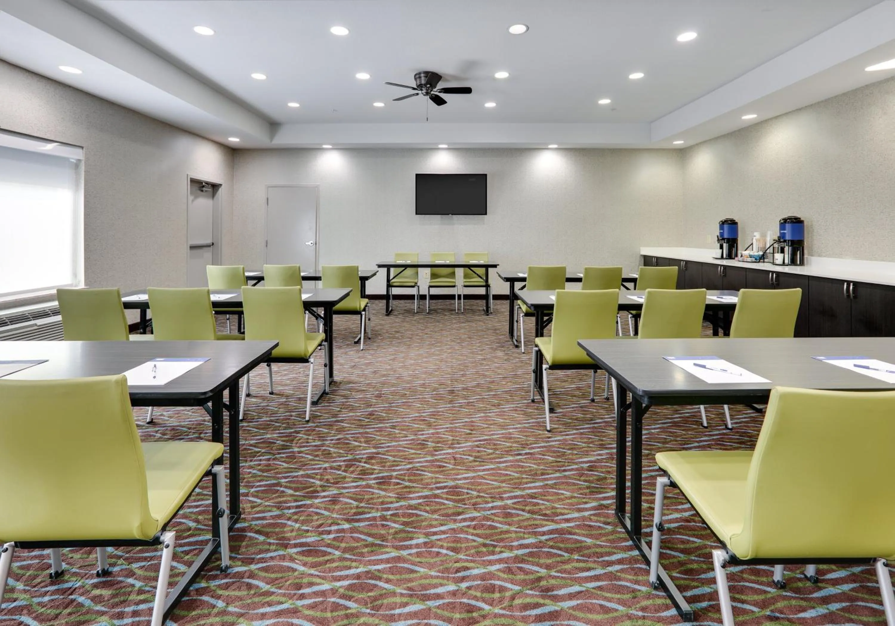 Meeting/conference room in Holiday Inn Express Hotel & Suites Cleburne by IHG