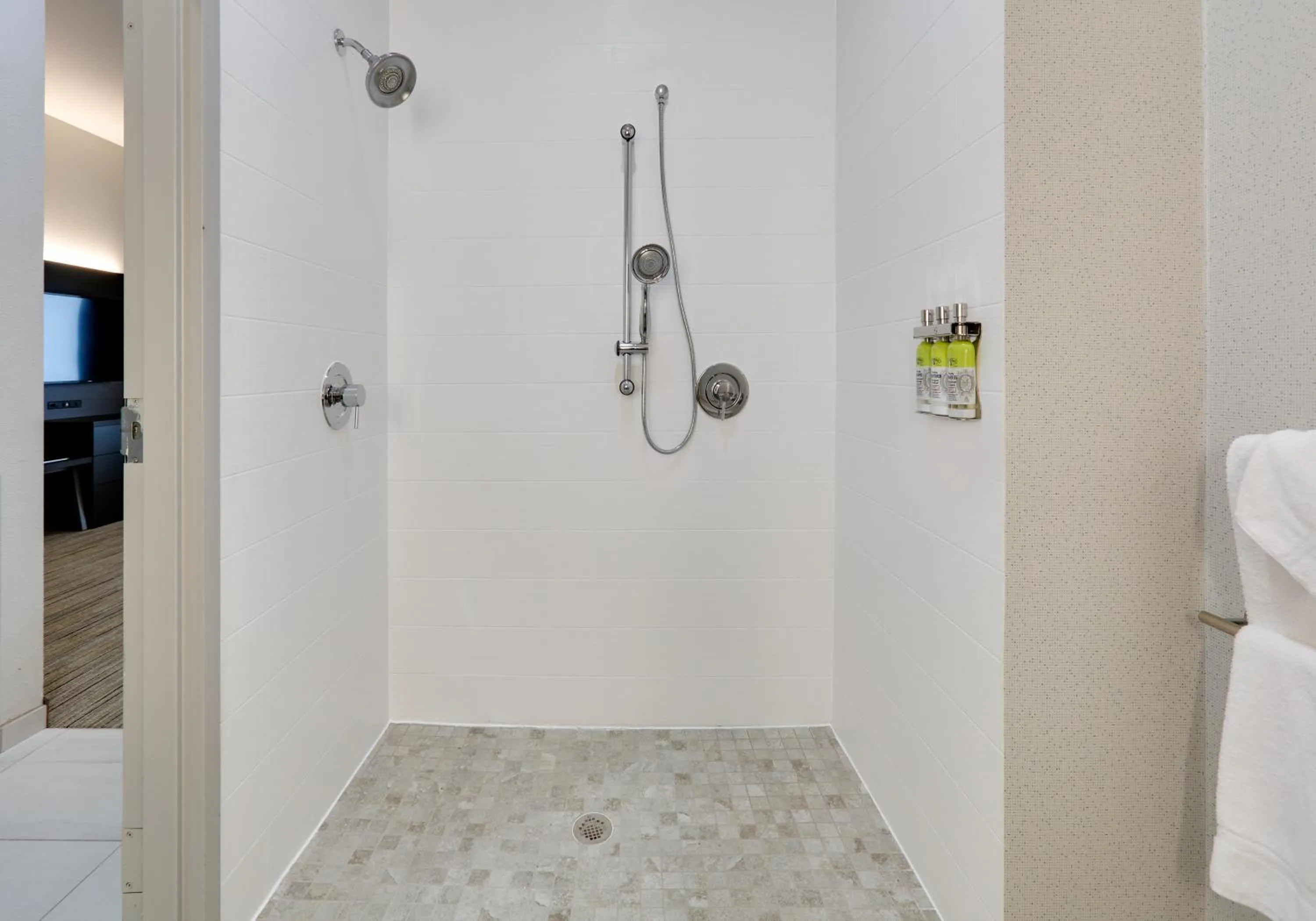 Bathroom in Holiday Inn Express Hotel & Suites Cleburne by IHG