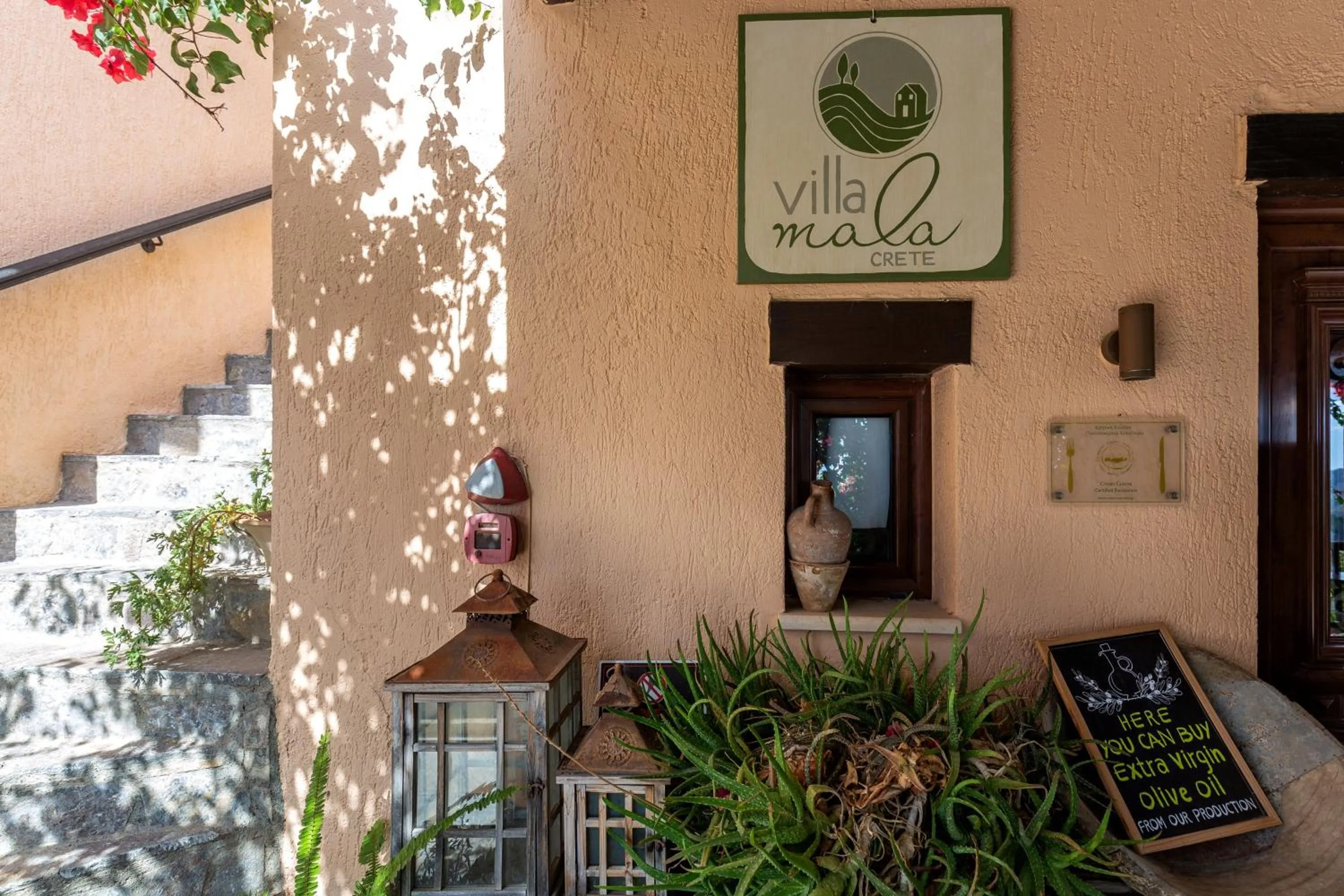 Facade/entrance in Mala Villa